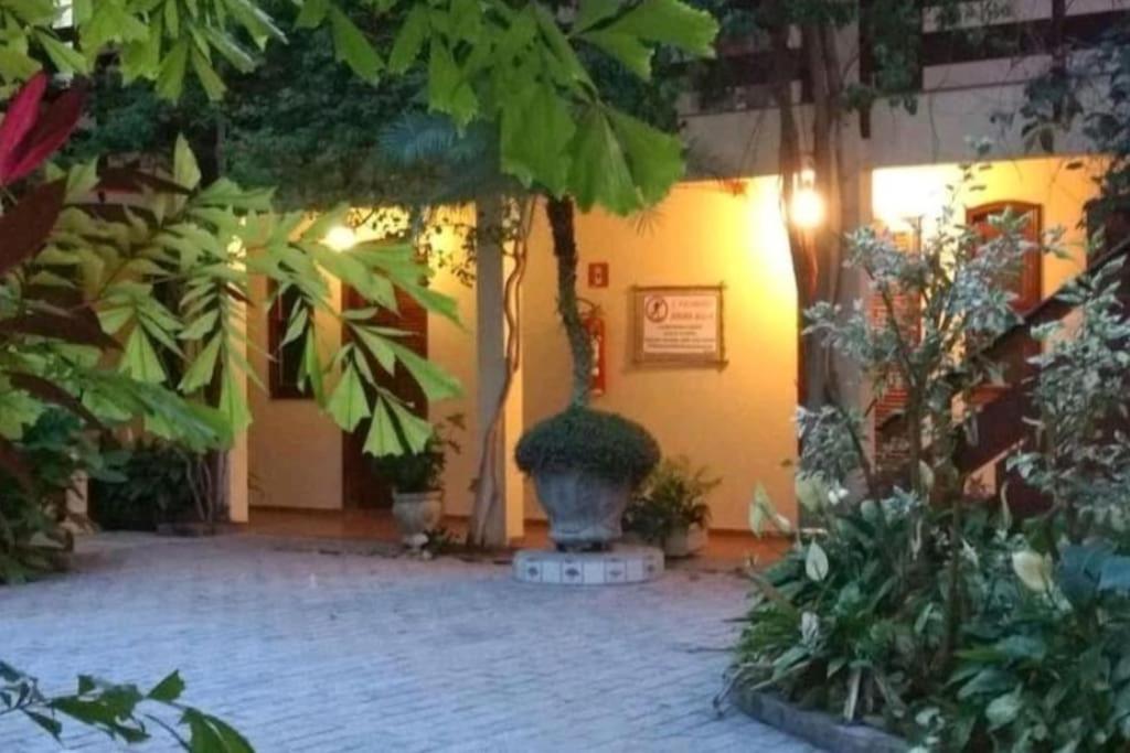 Condomínio encantador com piscina