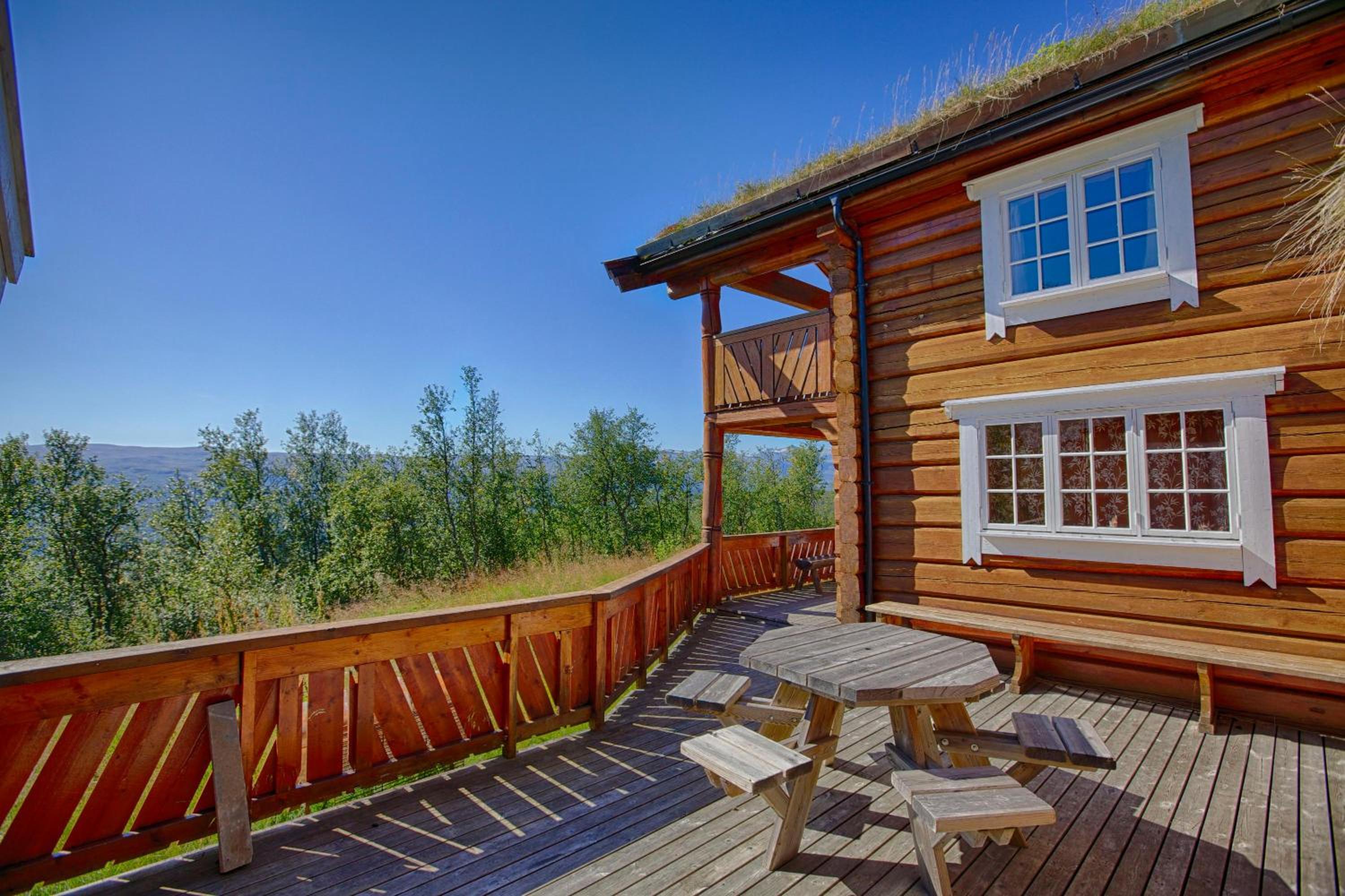 Large Cabin Retreat Perfect For Family Gatherings view 2