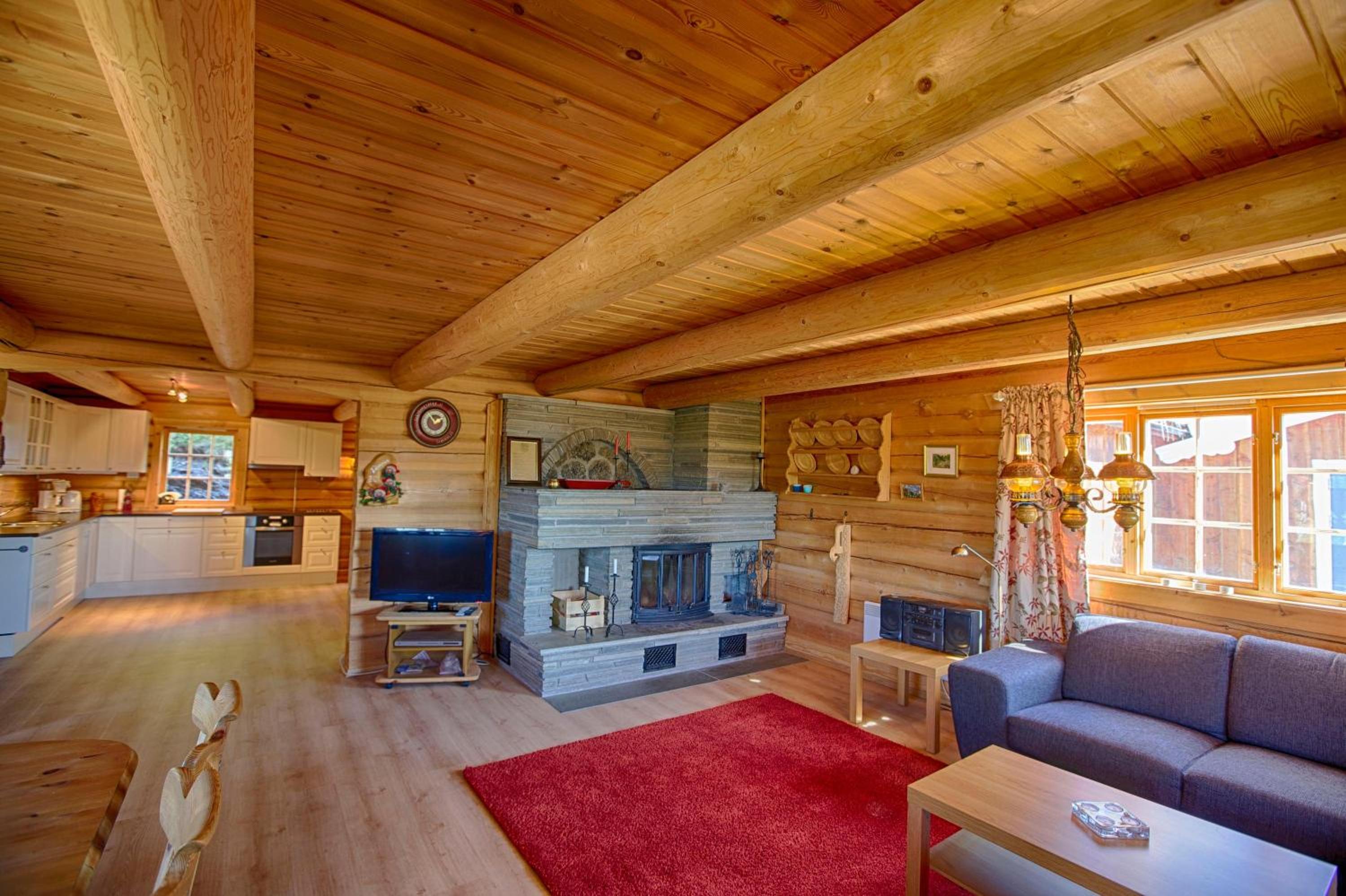 Large Cabin Retreat Perfect For Family Gatherings view 4
