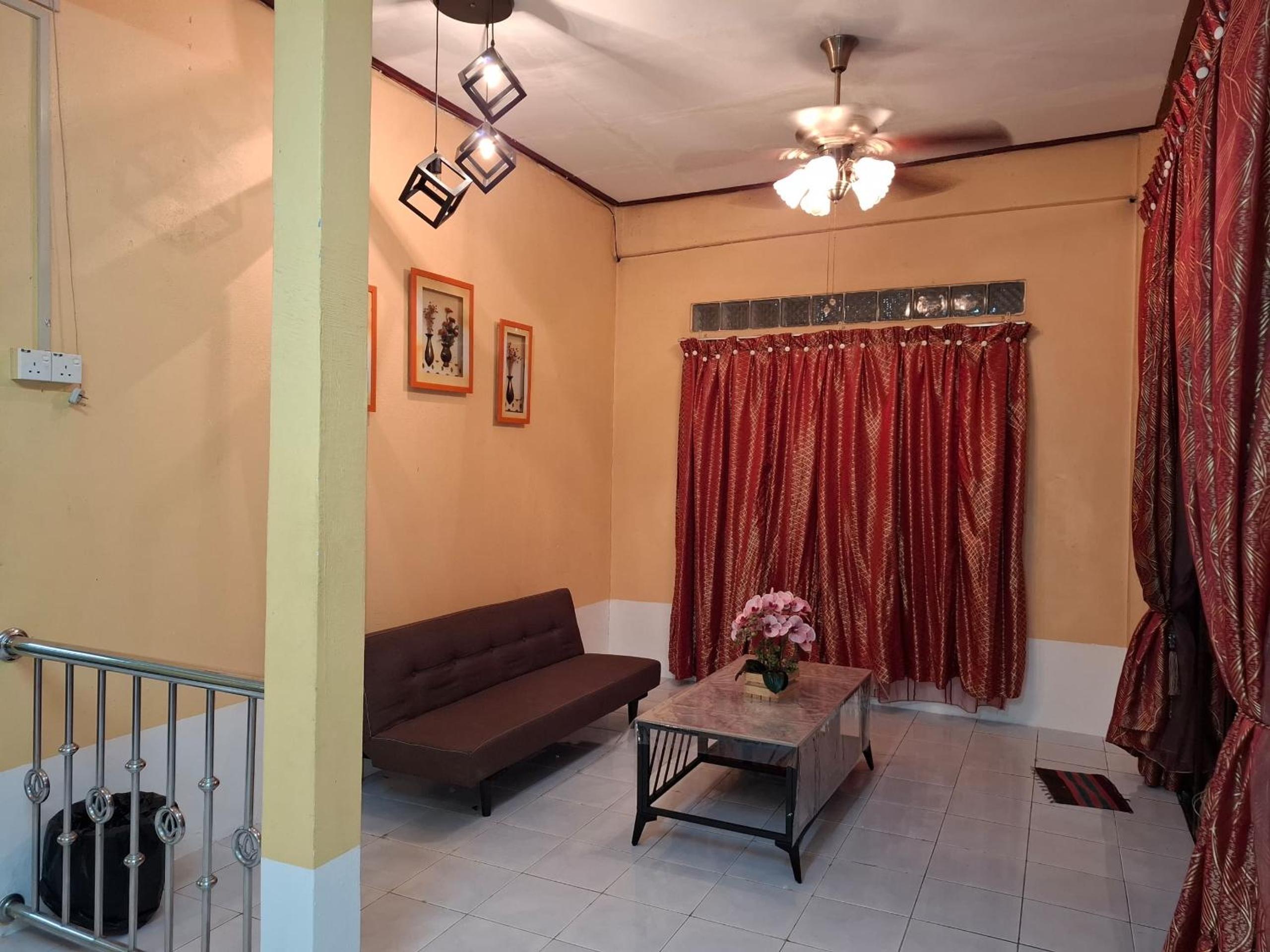 KAMELIA RESTHOUSE - GONG BADAk photo 2