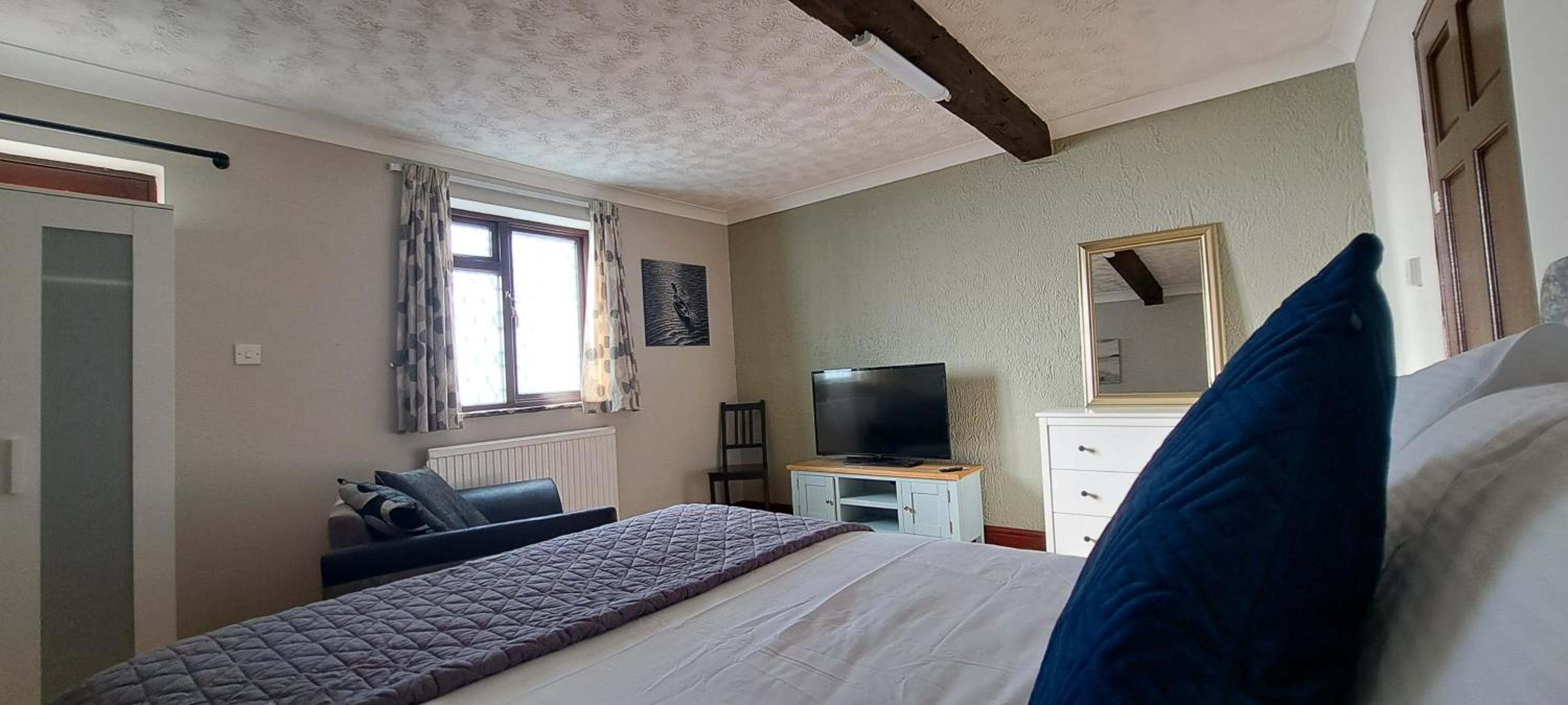 Massive 4 bed with countryside views in Peterborough