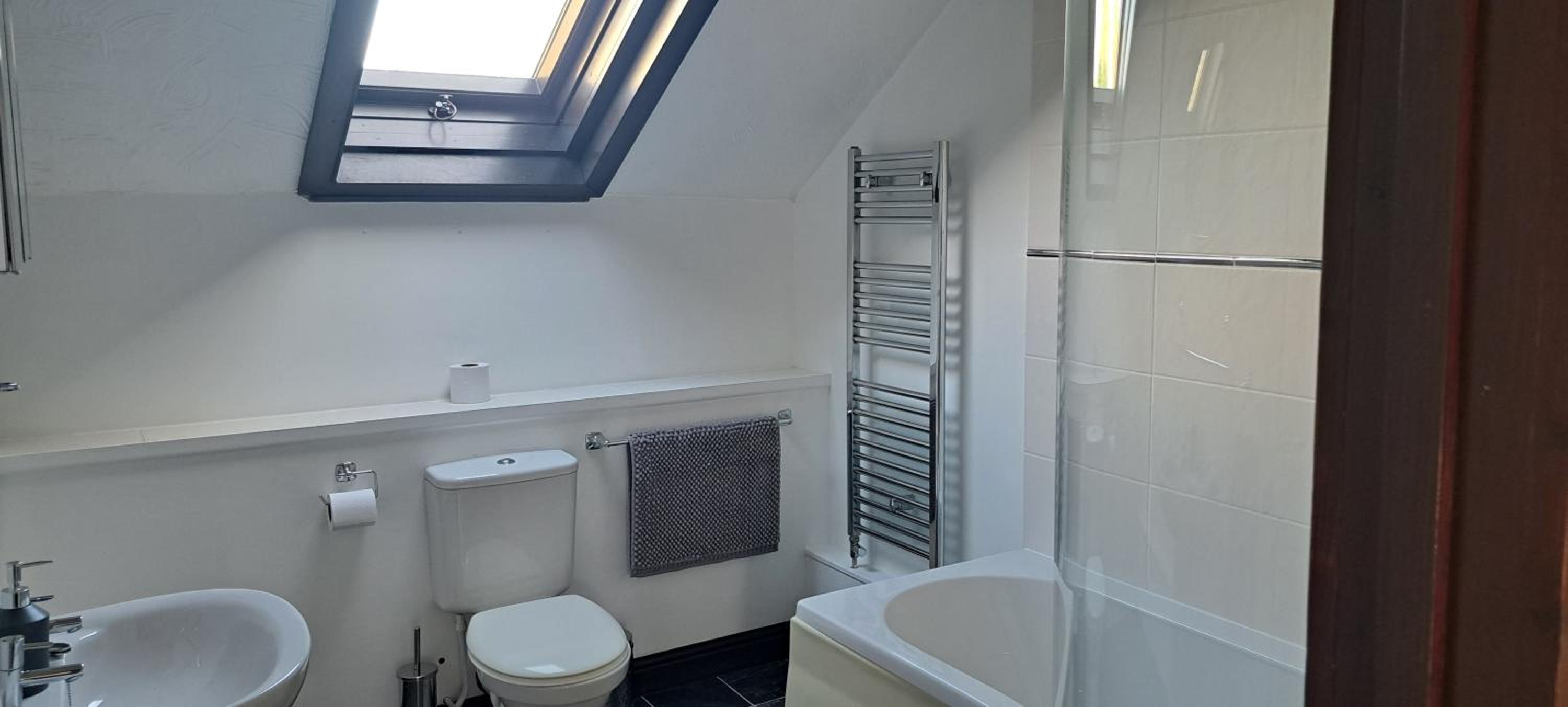 Massive 4 bed with countryside views in Peterborough