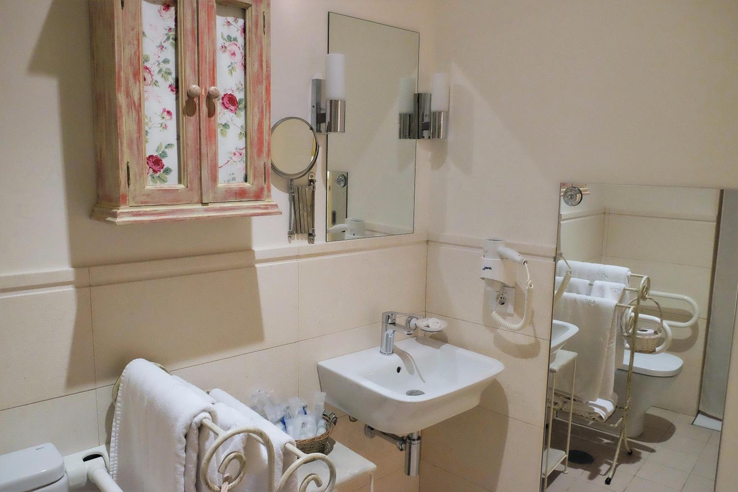 ApartaSuites Alberca Deluxe
