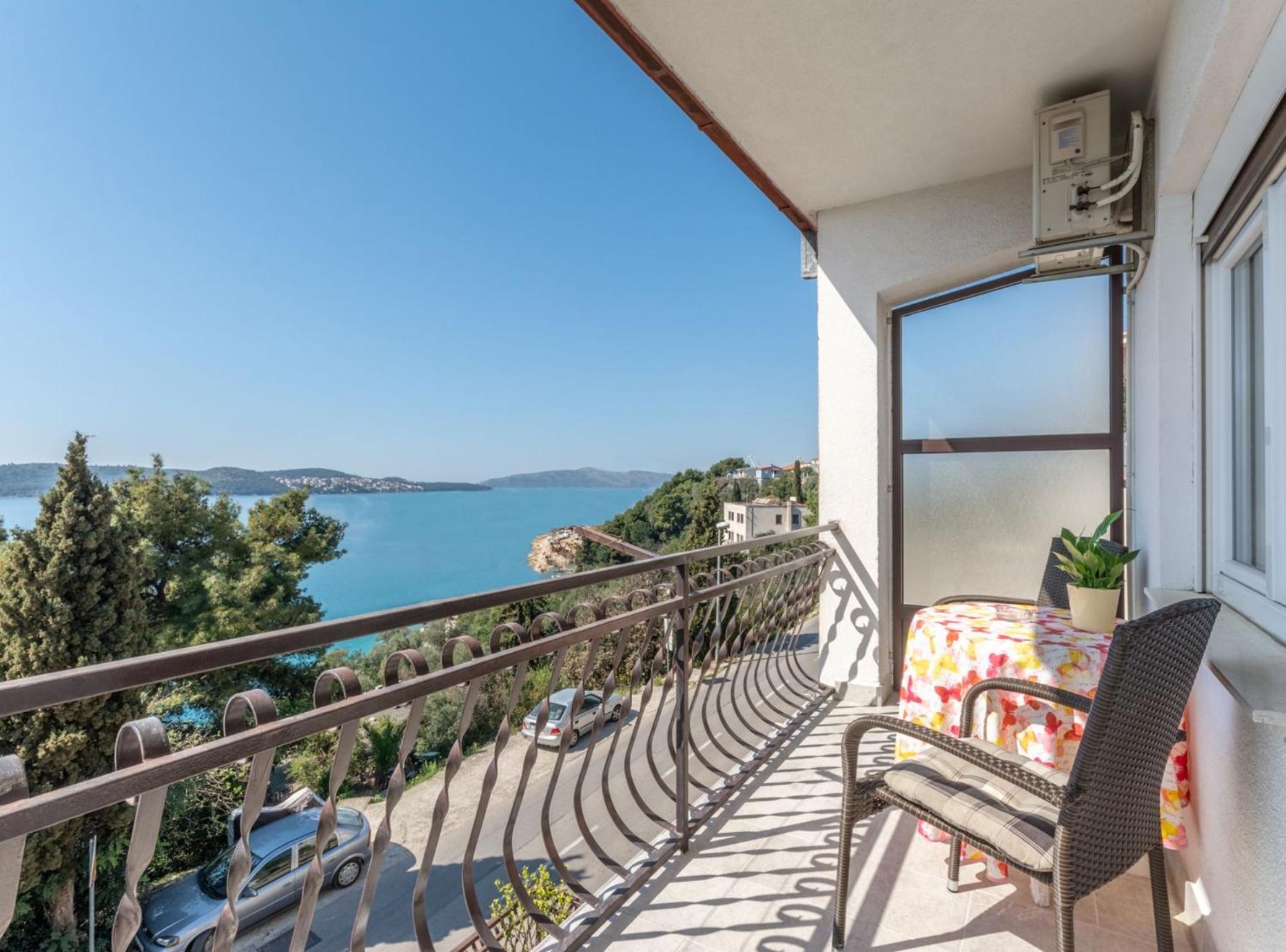 Charming Trogir Apartments with Balcony