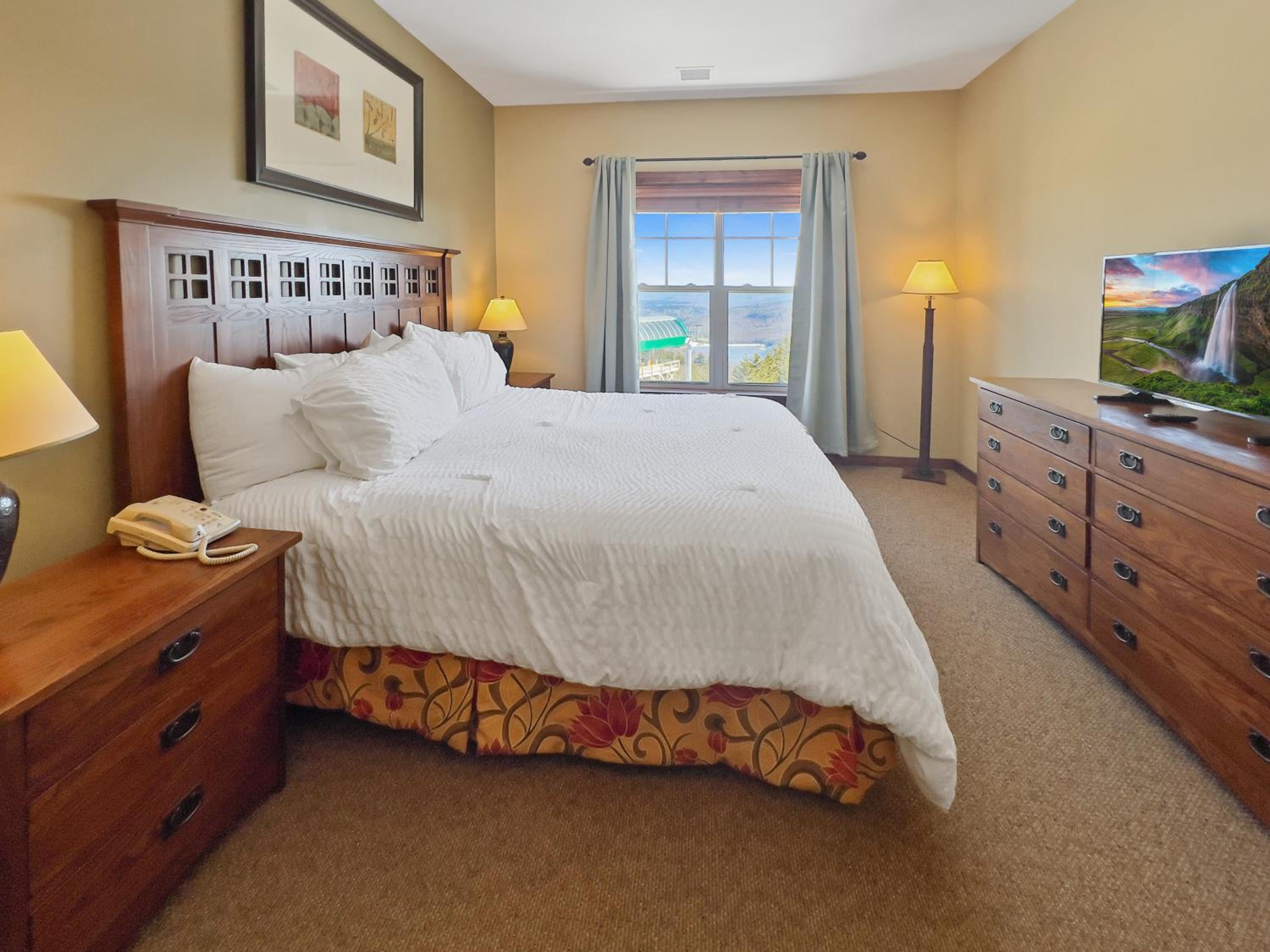 Soaring Eagle 303 Next To Slopes Underground Parking Hot Tubs Locker view 2