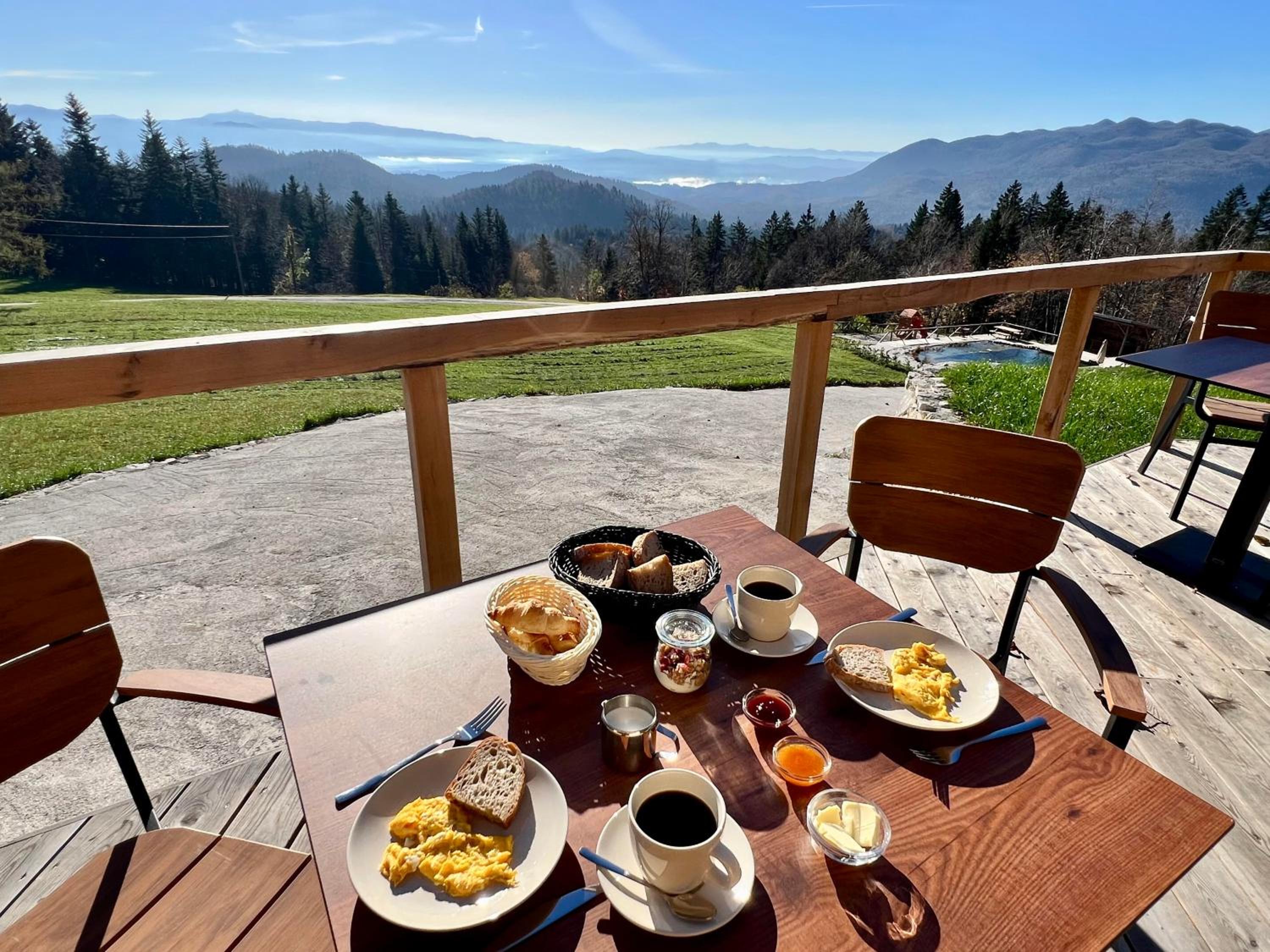Glamping Zarja, Vipava Valley view 2