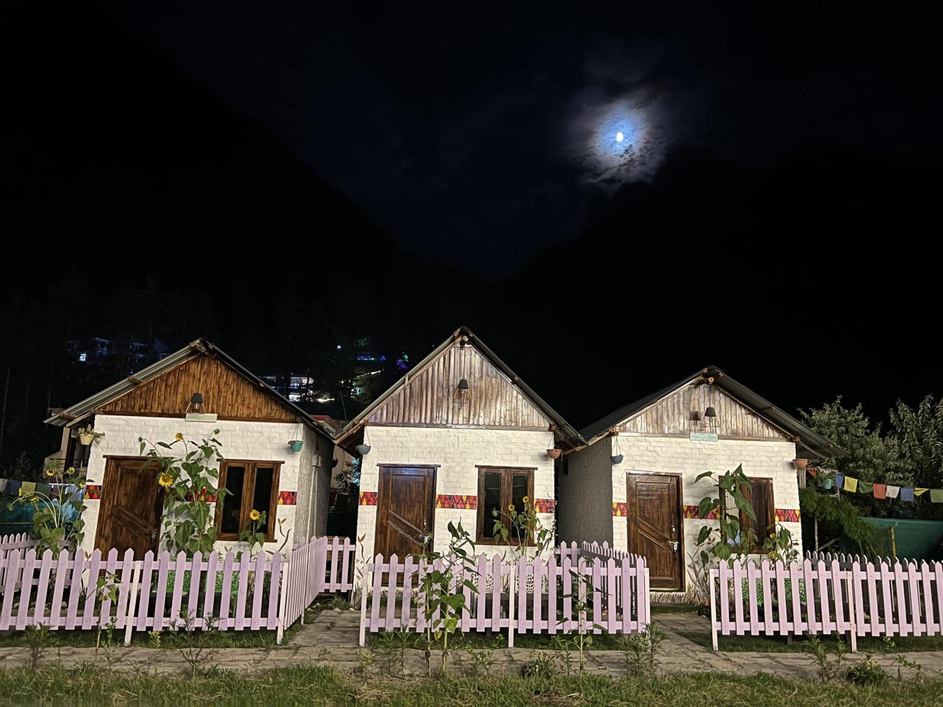 Himtrek Stay Kasol view 5