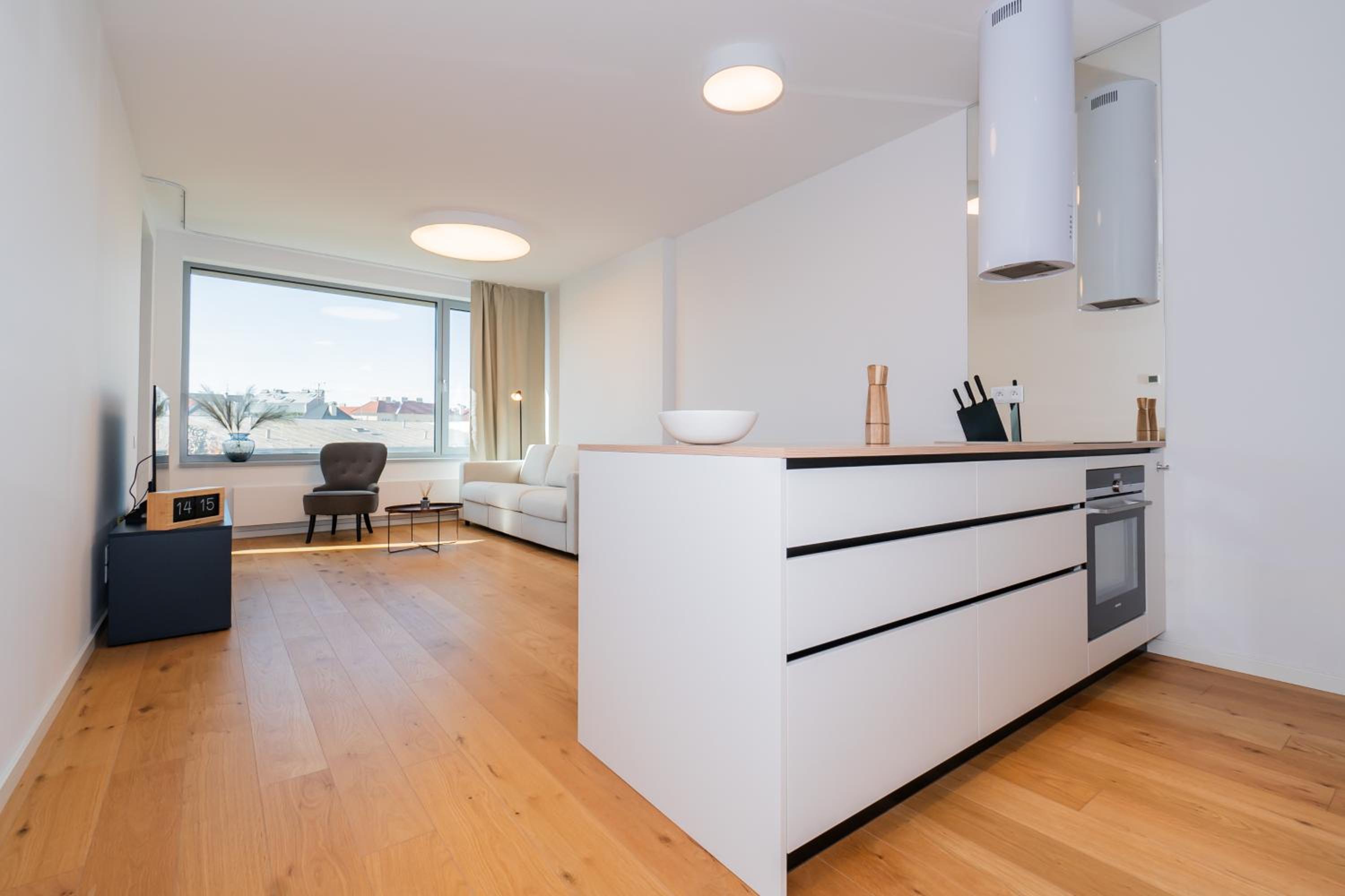 SKY PARK Tower Suite - Free Parking & Modern Style view 3