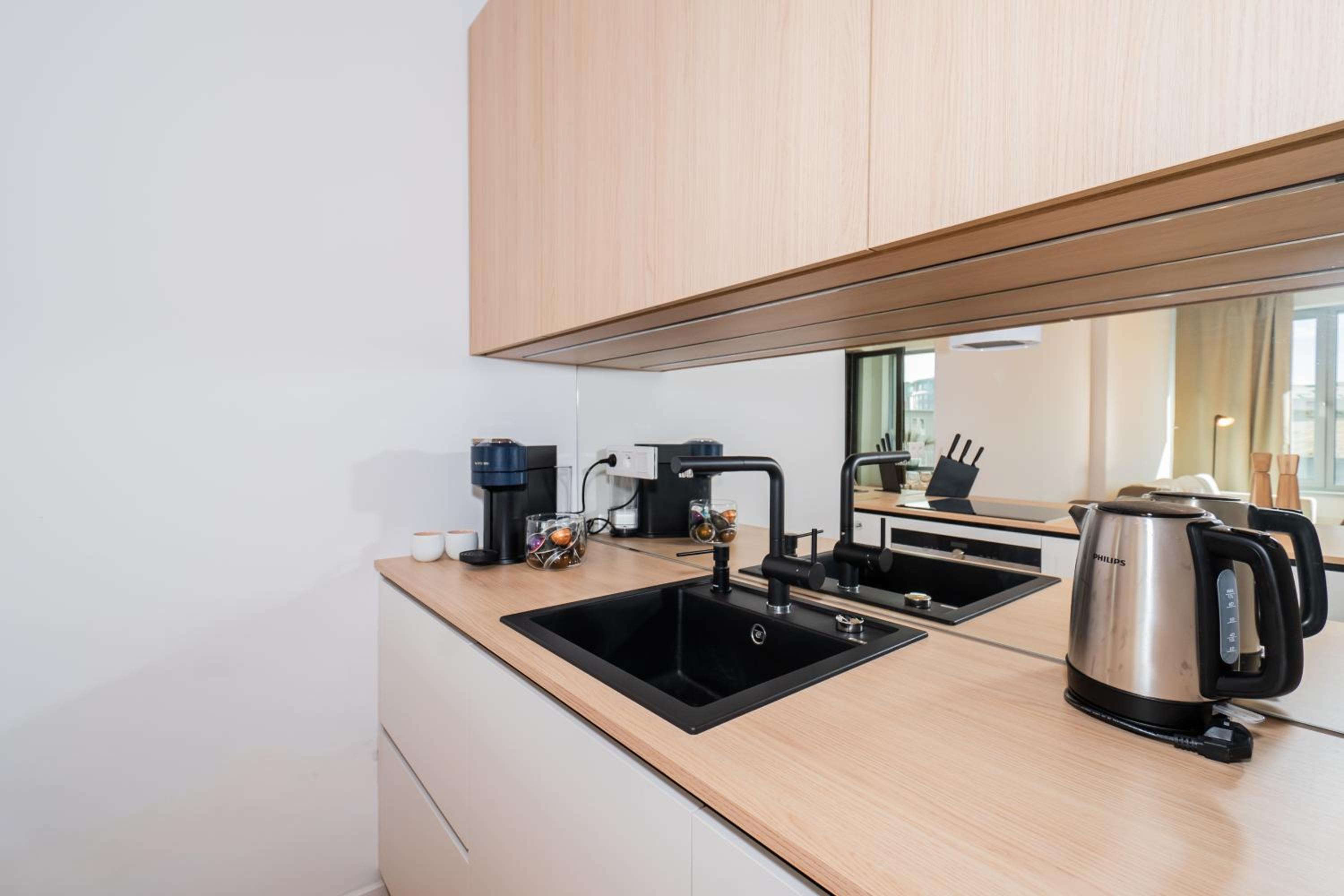SKY PARK Tower Suite - Free Parking & Modern Style view 5