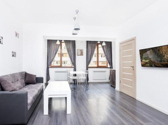 Comfortable 2 bedroom near Seasons park
