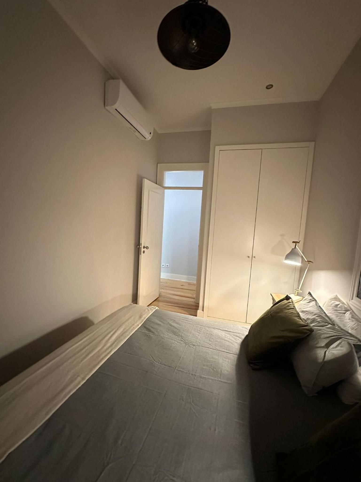 Central Bedroom in Shared House in Chiado - Historic Center of Lisbon view 5