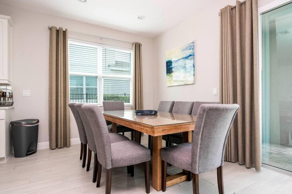 Luxury Disney Vacation Home ith private pool spa