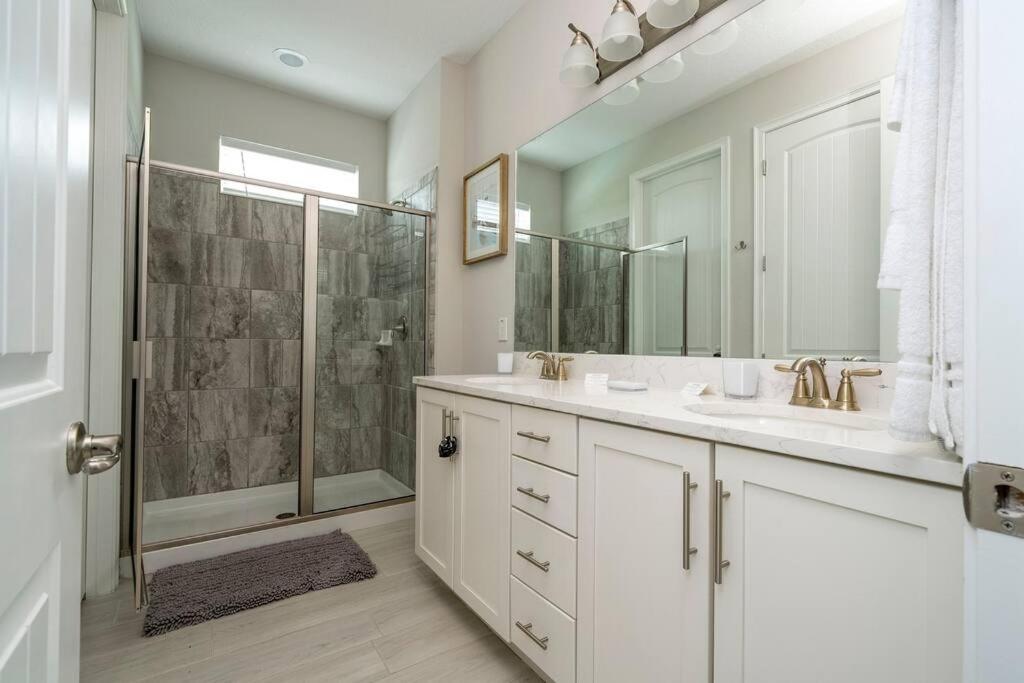 Luxury Disney Vacation Home ith private pool spa