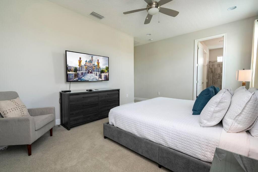 Luxury Disney Vacation Home ith private pool spa