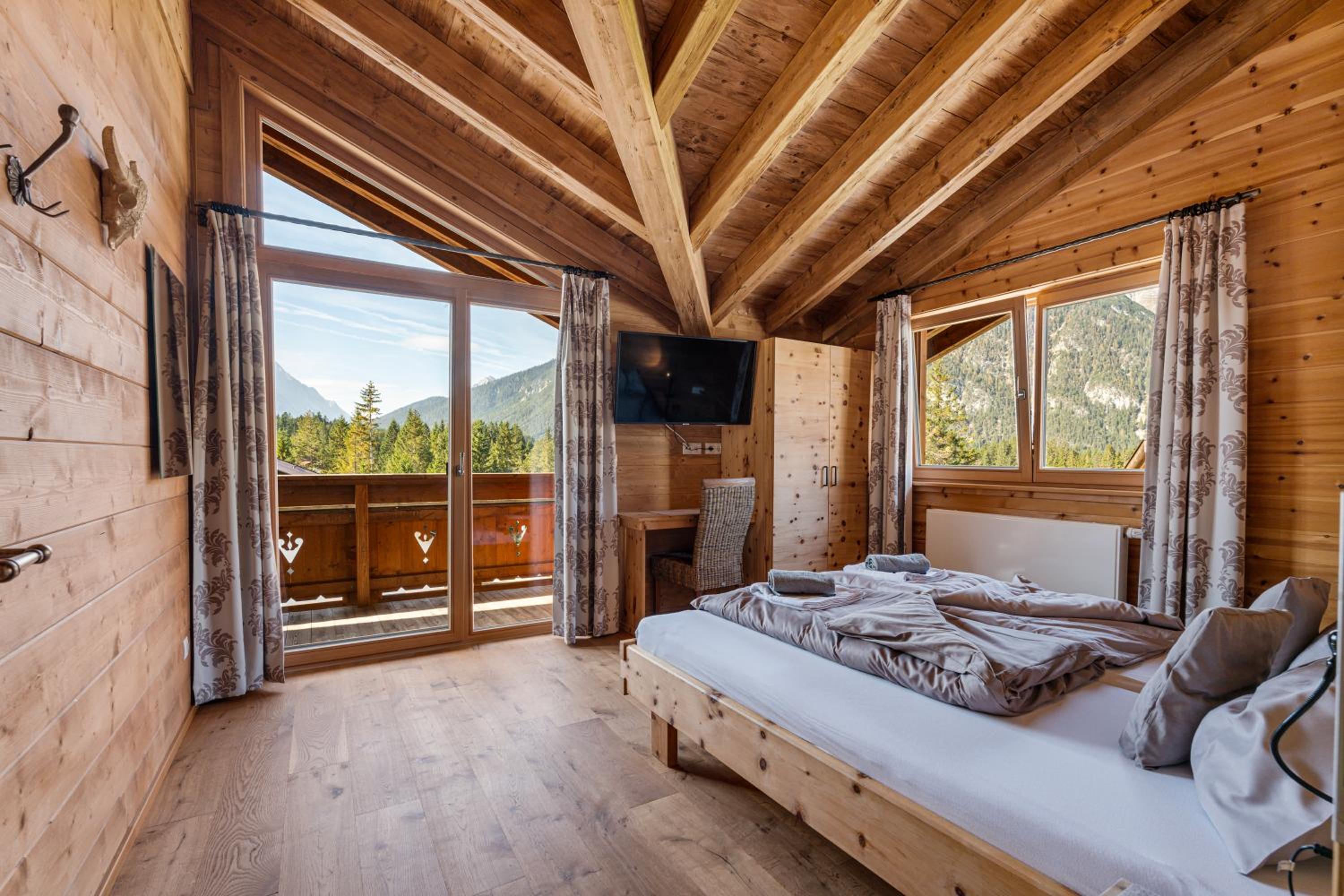Schickster Mountain Lodge