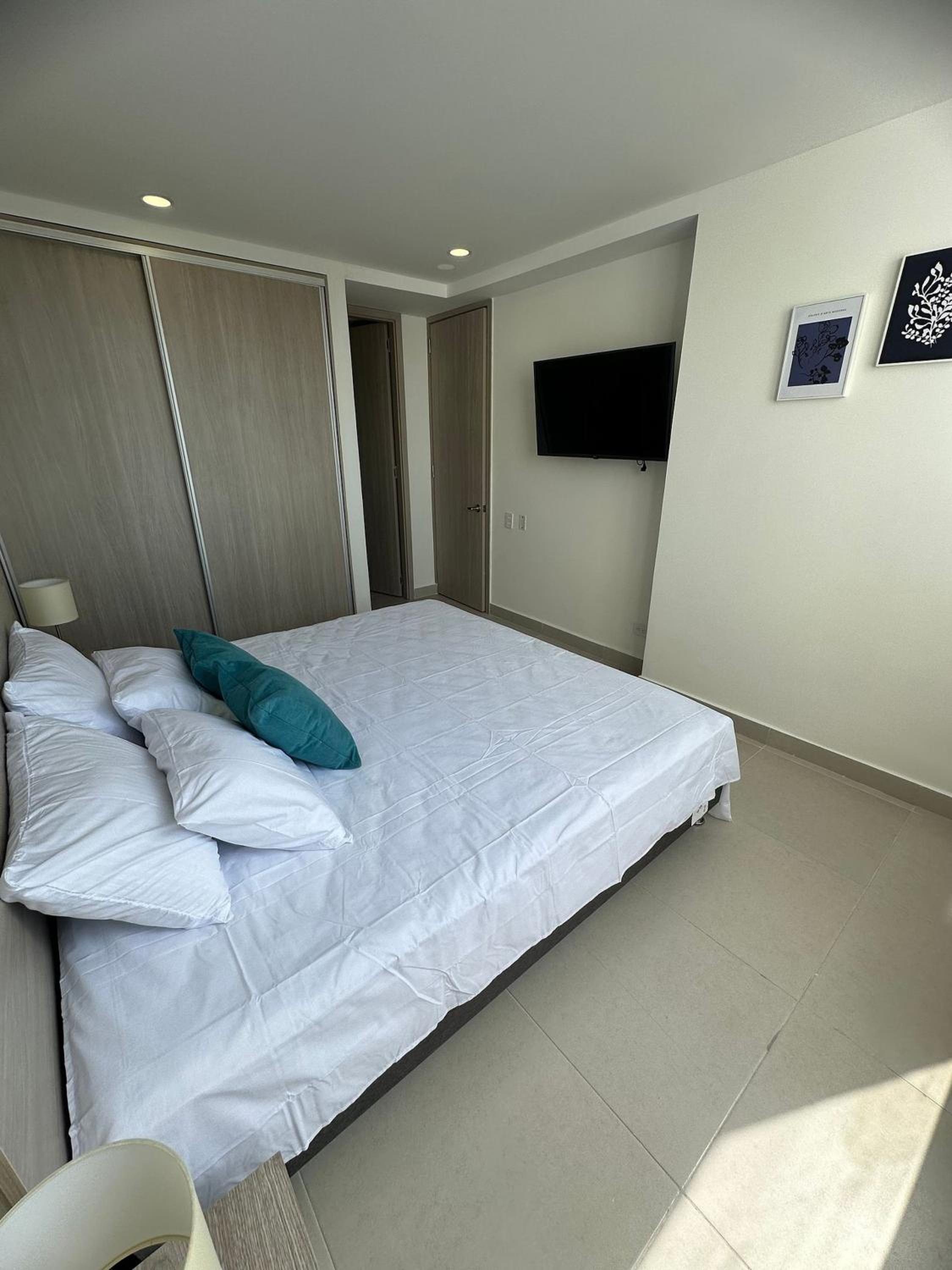 Modernos Apartamentos a Pocos Pasos de Playa Azul y del Centro de Convenciones de Las Américas