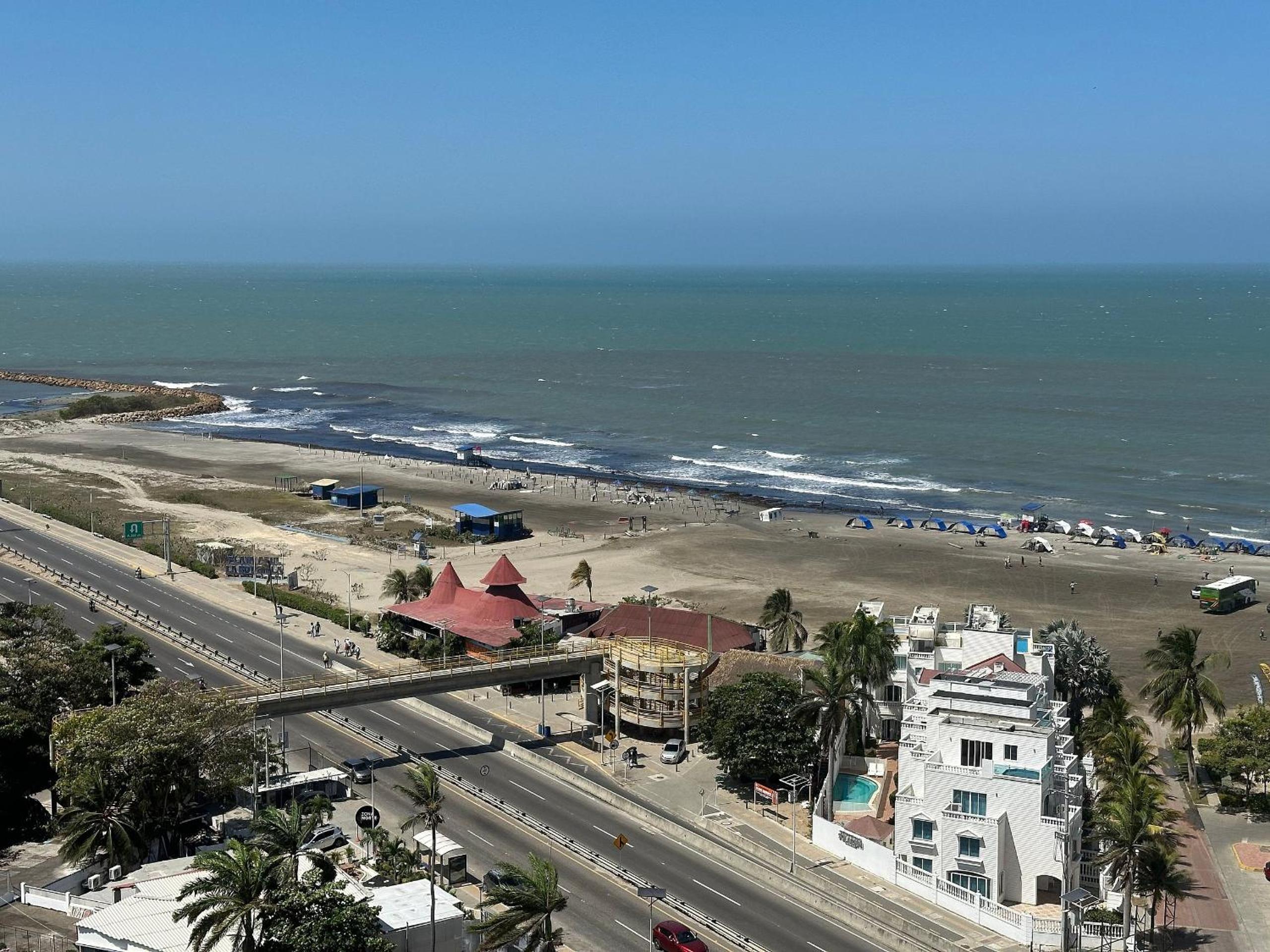 Modernos Apartamentos a Pocos Pasos de Playa Azul y del Centro de Convenciones de Las Américas