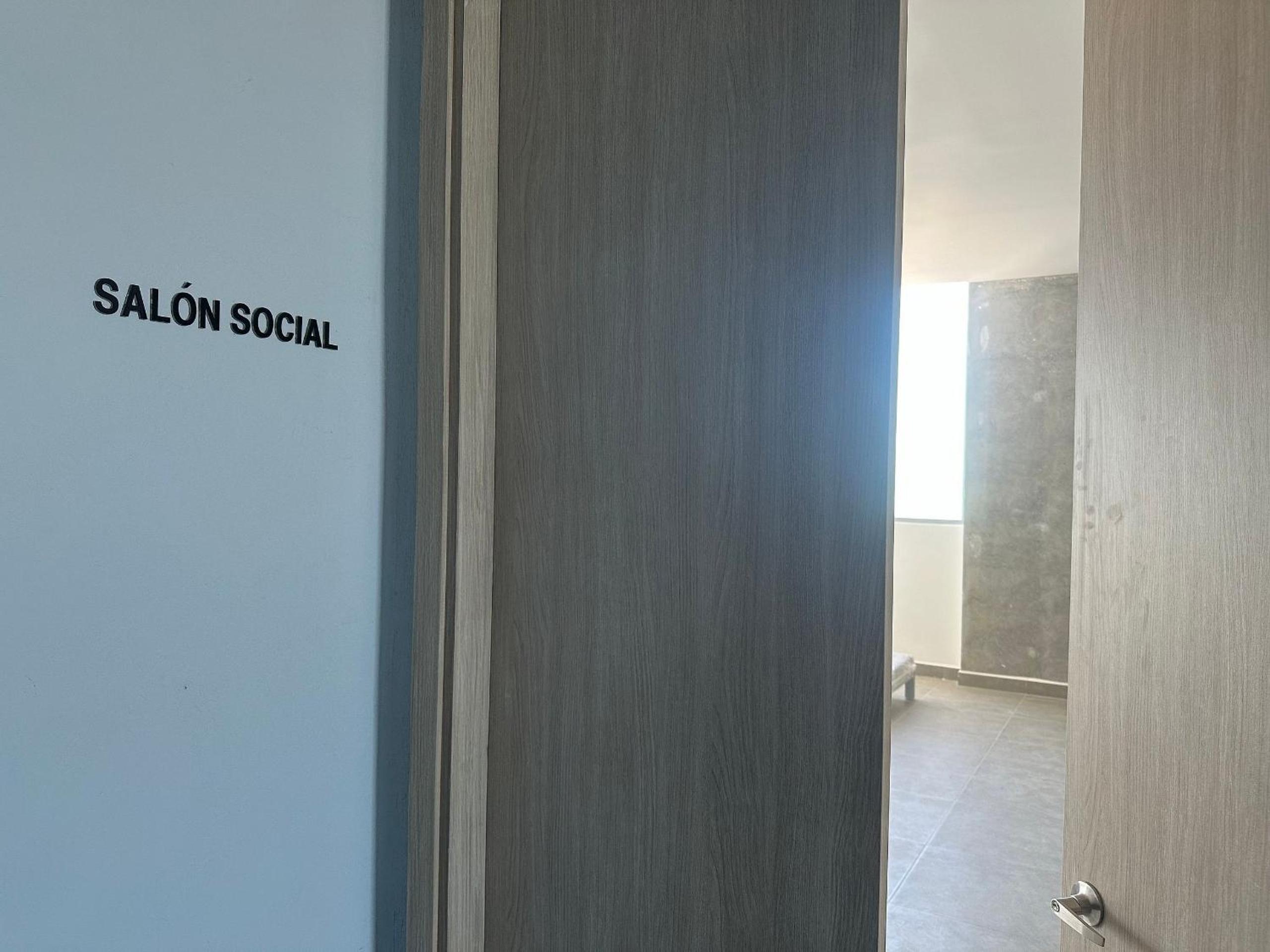 Modernos Apartamentos a Pocos Pasos de Playa Azul y del Centro de Convenciones de Las Américas