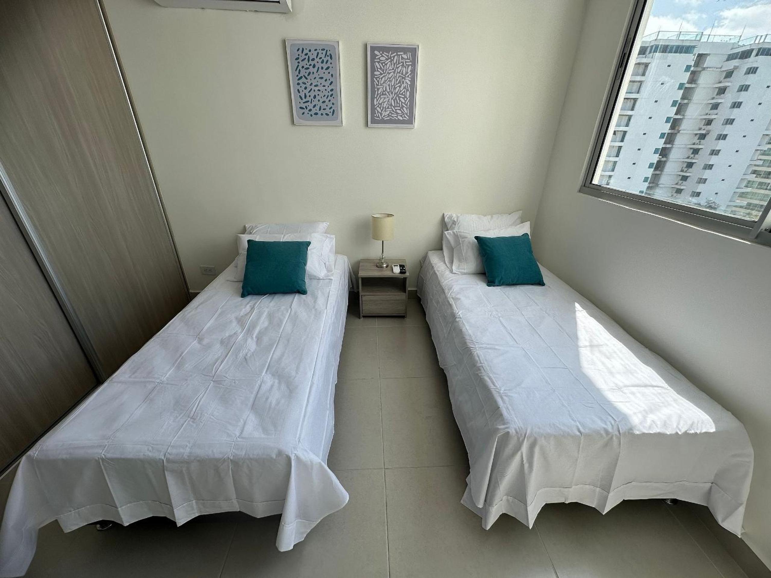Modernos Apartamentos a Pocos Pasos de Playa Azul y del Centro de Convenciones de Las Américas