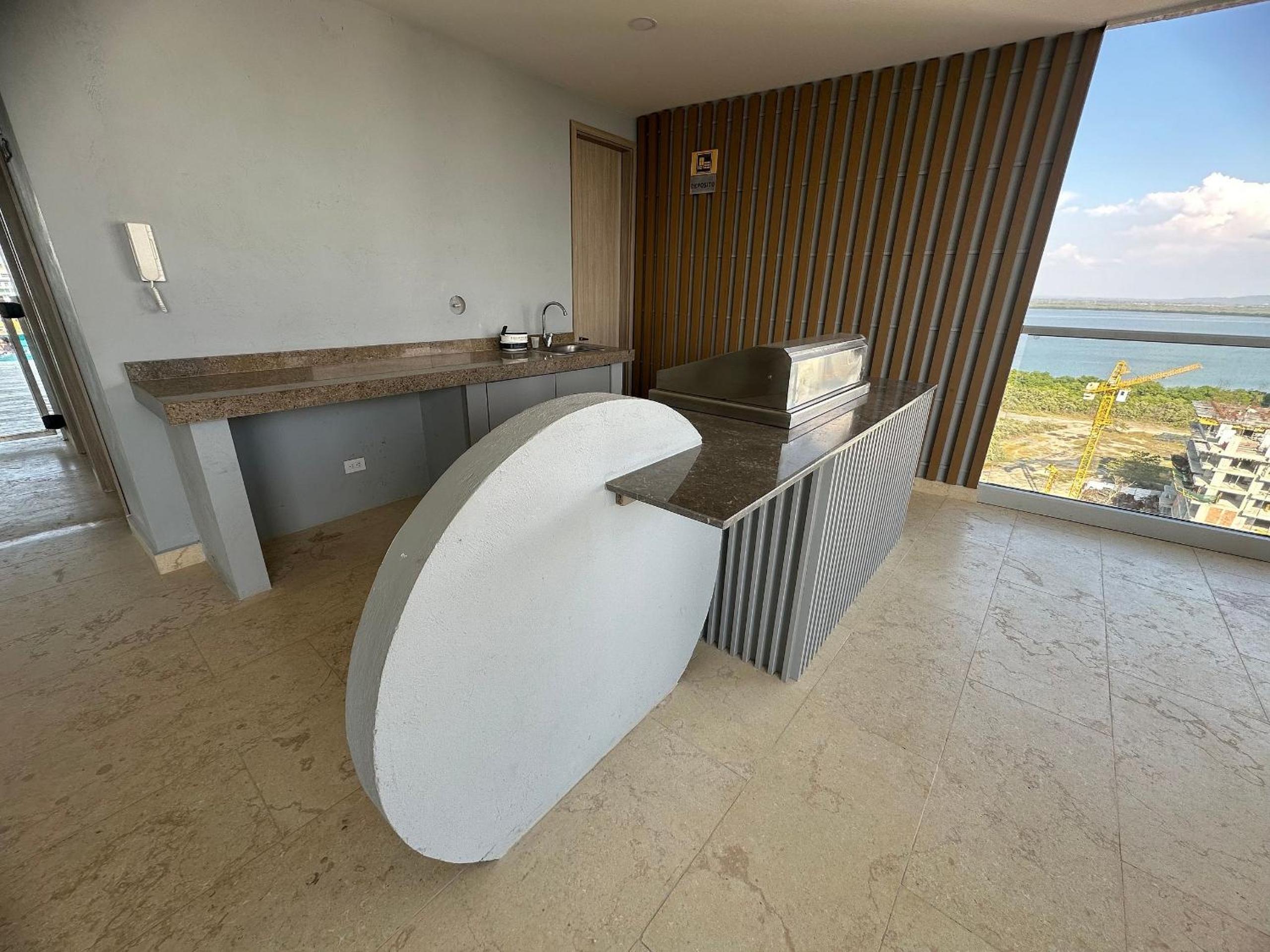 Modernos Apartamentos a Pocos Pasos de Playa Azul y del Centro de Convenciones de Las Américas