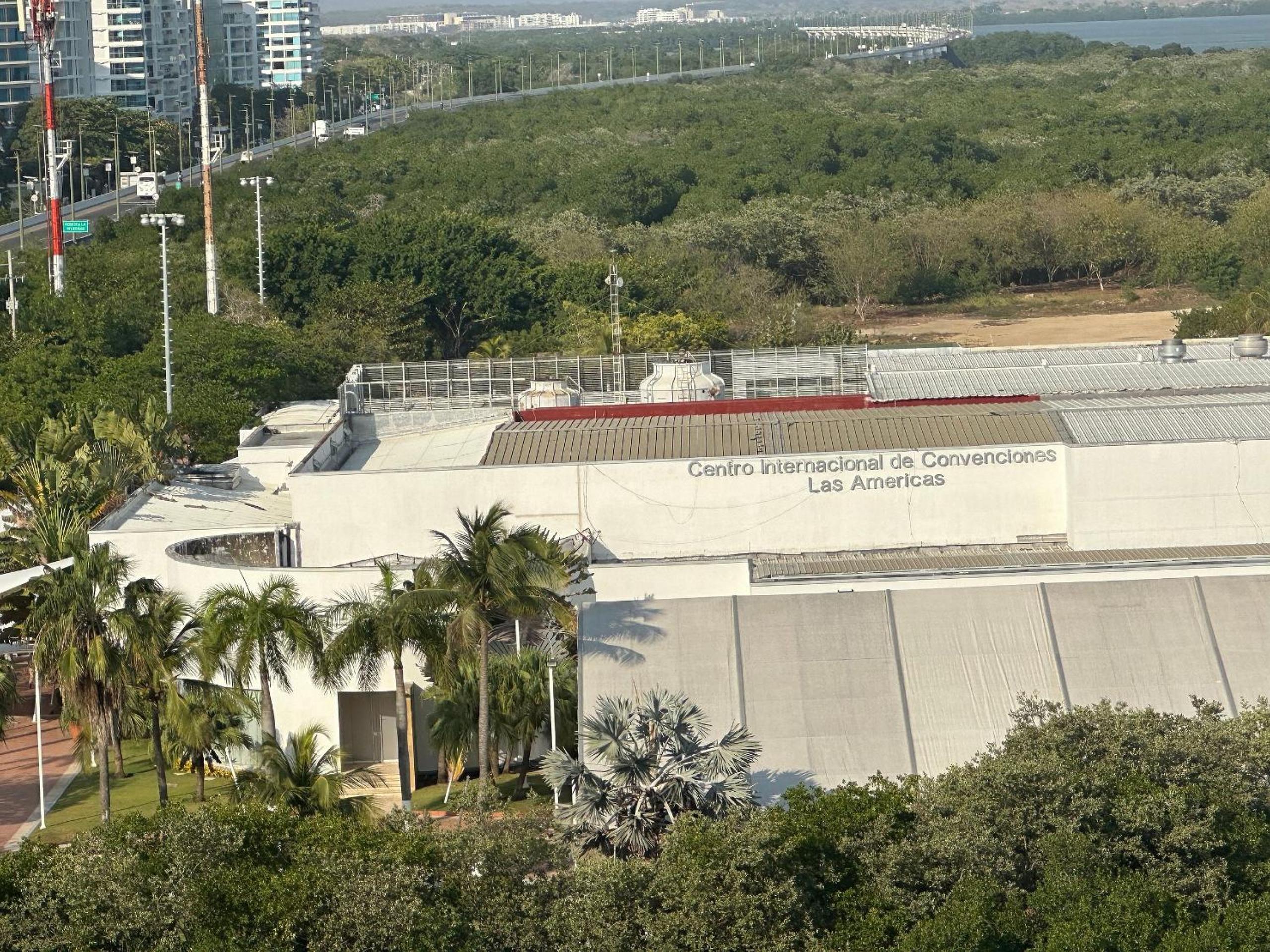 Modernos Apartamentos a Pocos Pasos de Playa Azul y del Centro de Convenciones de Las Américas