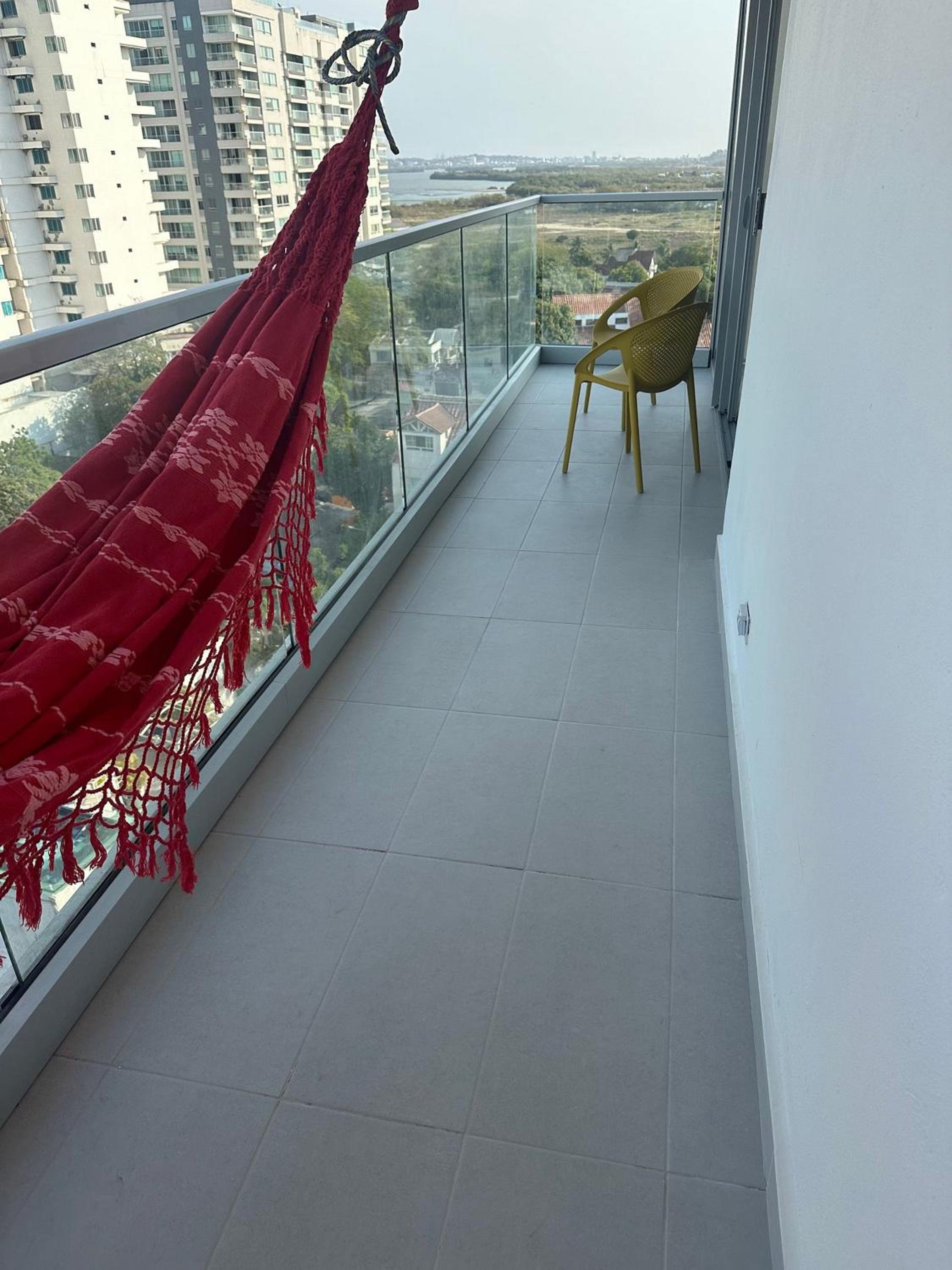 Modernos Apartamentos a Pocos Pasos de Playa Azul y del Centro de Convenciones de Las Américas