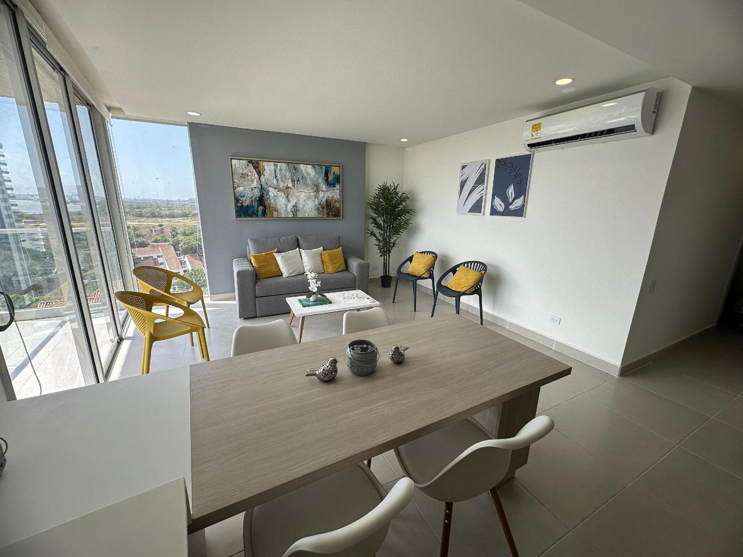 Modernos Apartamentos a Pocos Pasos de Playa Azul y del Centro de Convenciones de Las Américas