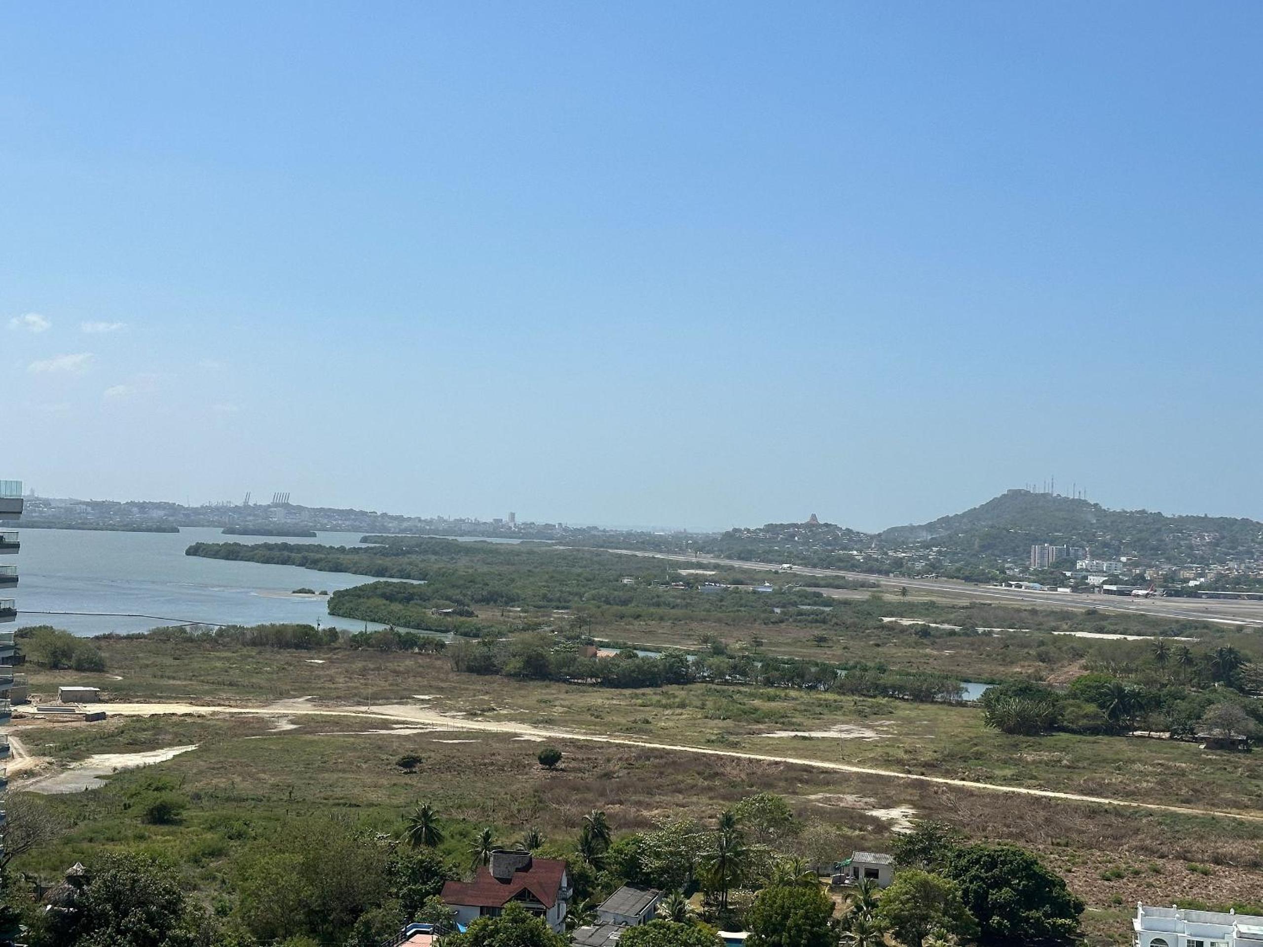 Modernos Apartamentos a Pocos Pasos de Playa Azul y del Centro de Convenciones de Las Américas