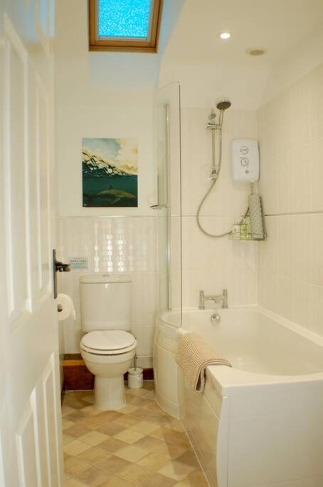 Daisy Cottage near Broadsands beach view 2