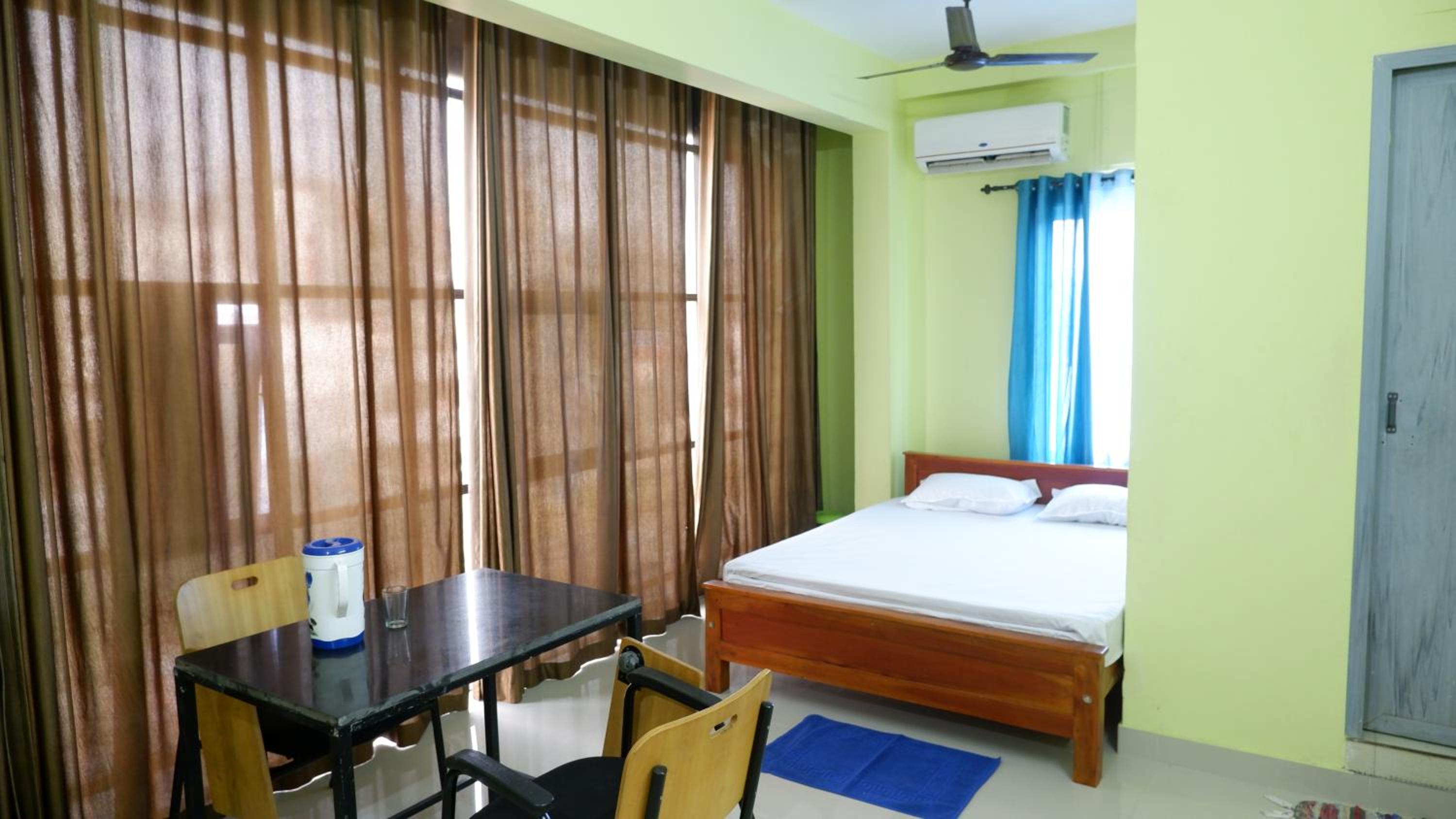 Easy Stay Eranhipalam