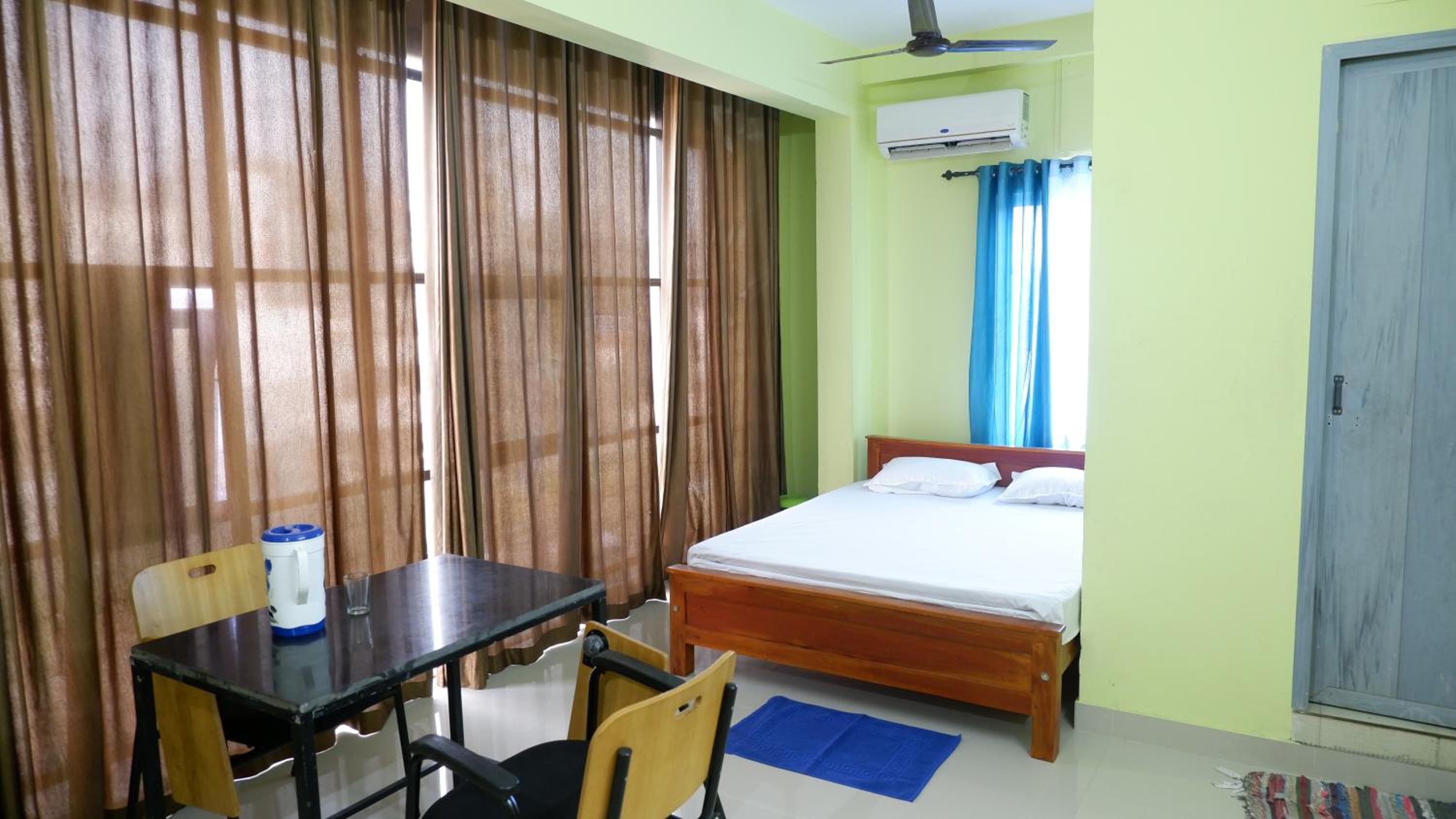 Easy Stay Eranhipalam