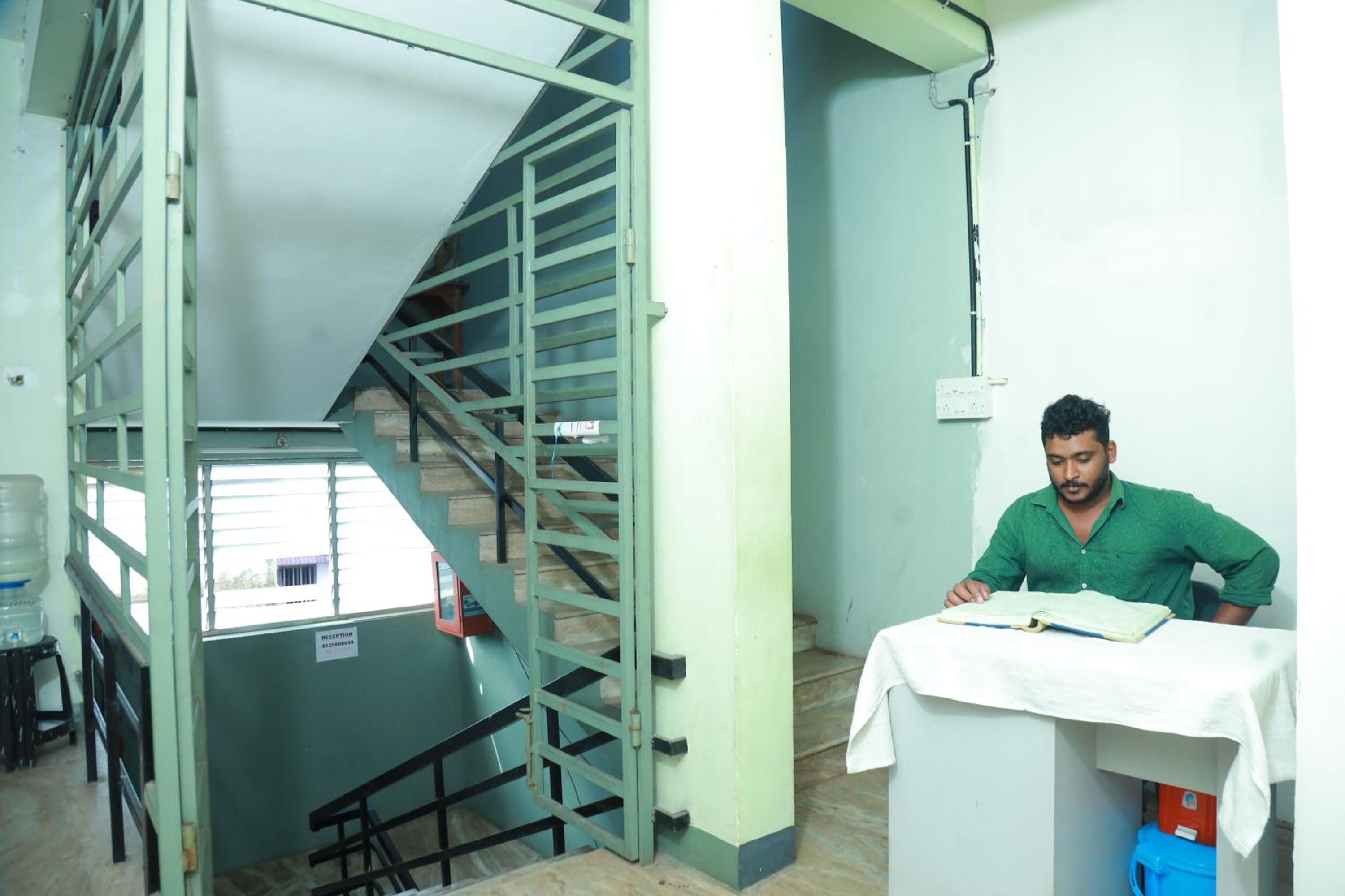 Easy Stay Eranhipalam