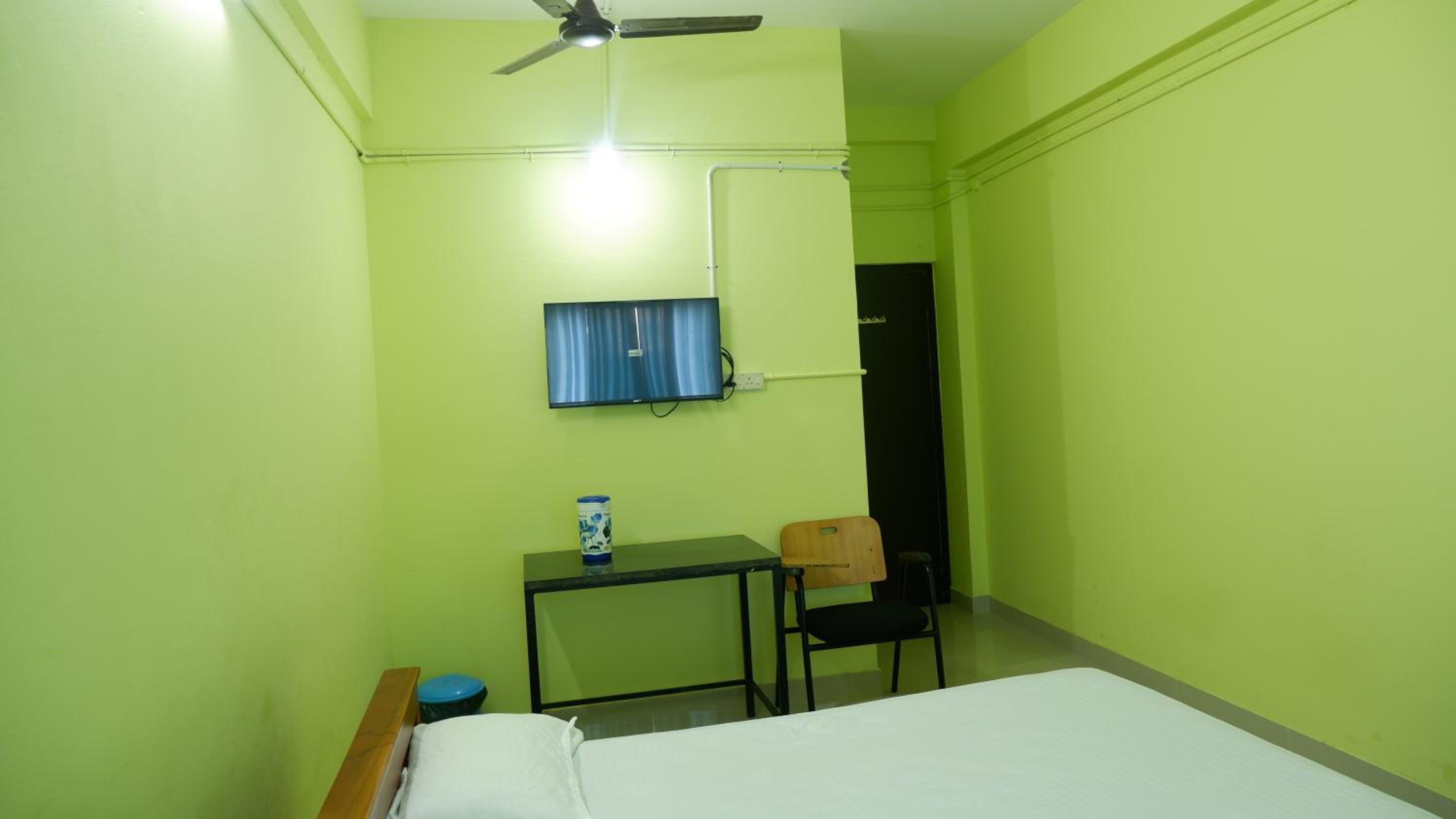 Easy Stay Eranhipalam