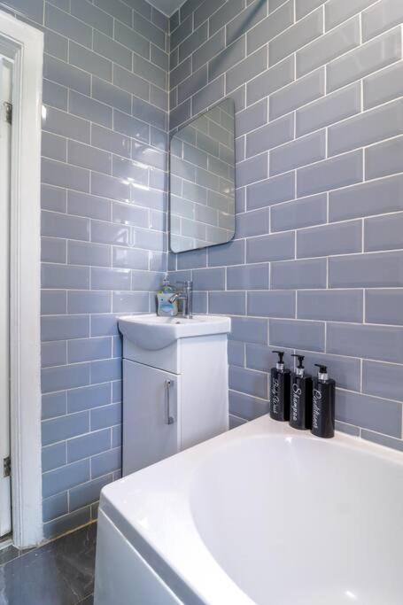 3BR Penge West Free Parking 2 Min to Crystal Palace Park