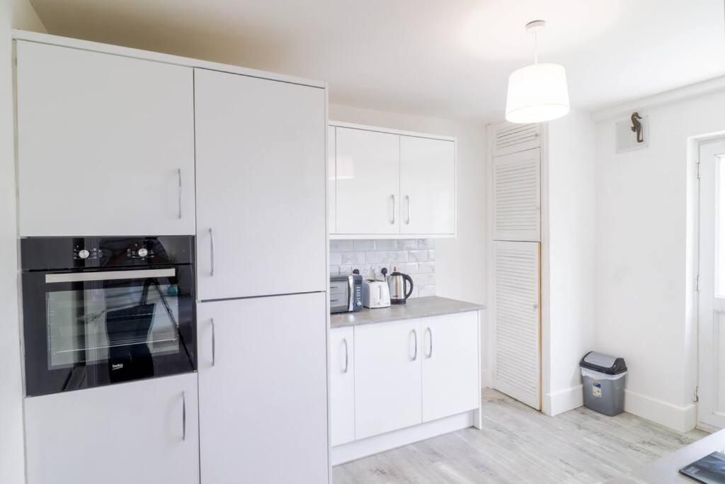 3BR Penge West Free Parking 2 Min to Crystal Palace Park
