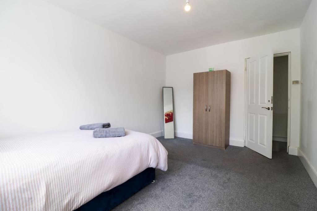3BR Penge West Free Parking 2 Min to Crystal Palace Park