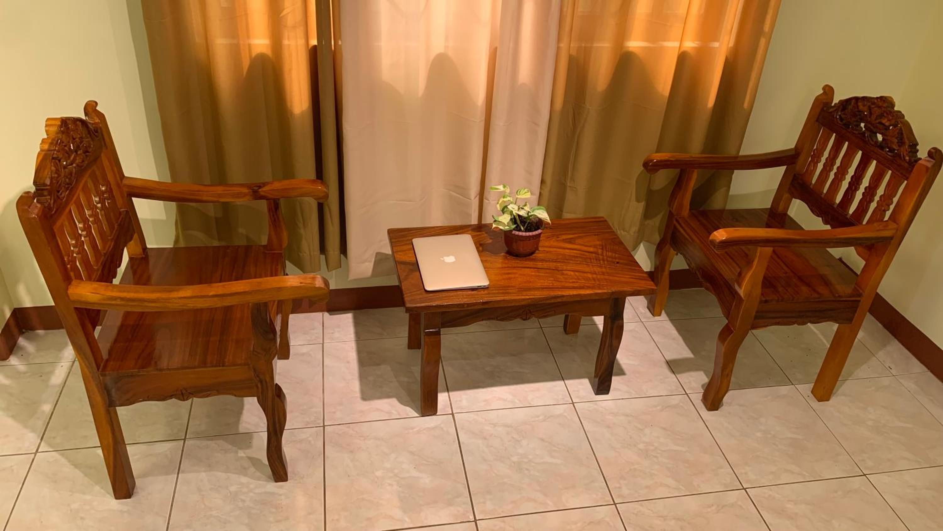 Laoag Spacious Guest House view 4