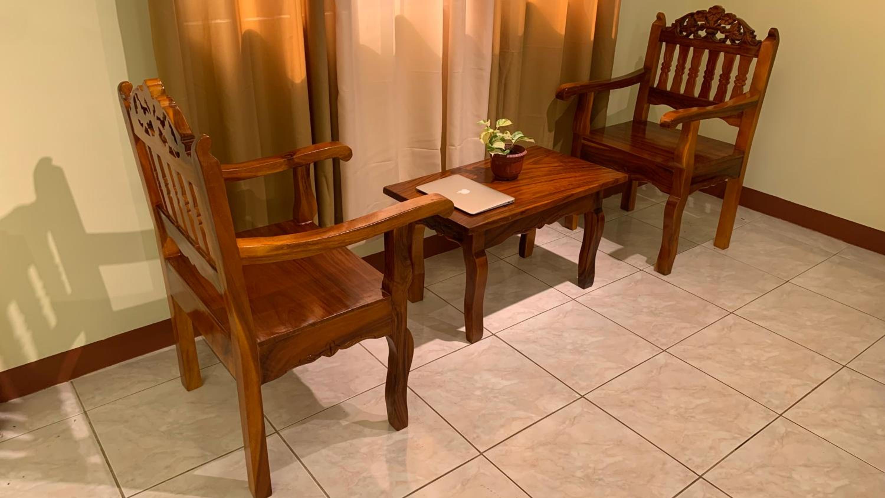 Laoag Spacious Guest House view 3