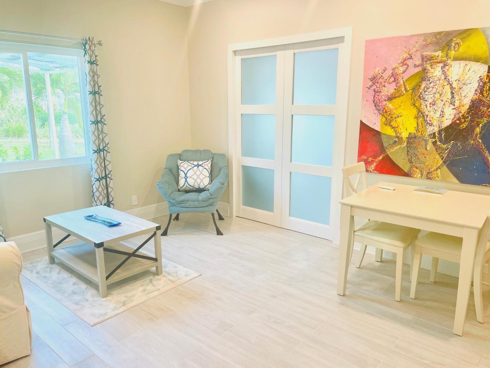Delightful Cottage - 30 Secs Walk to the Beach
