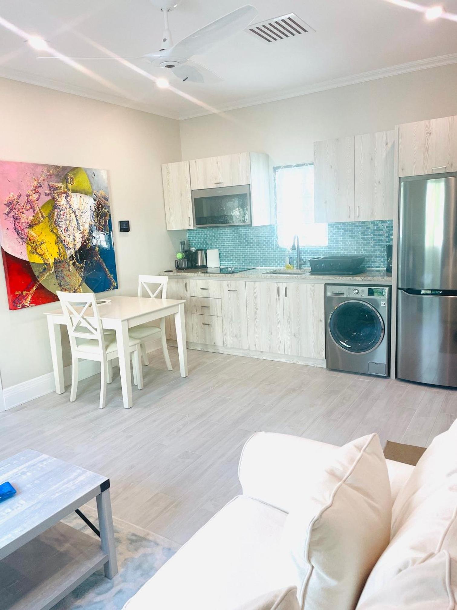Delightful Cottage - 30 Secs Walk to the Beach