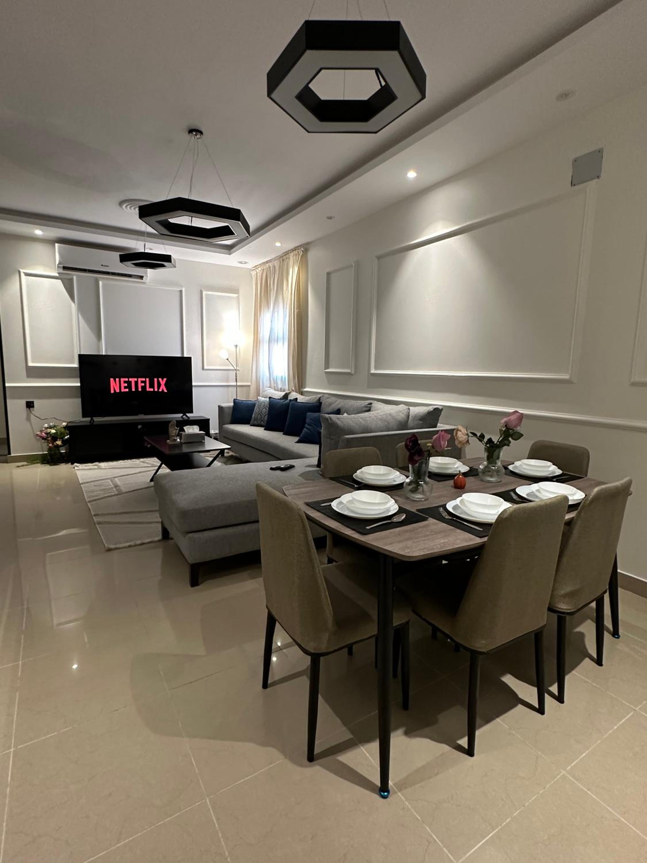 Modern & Cozy Apartment - 2