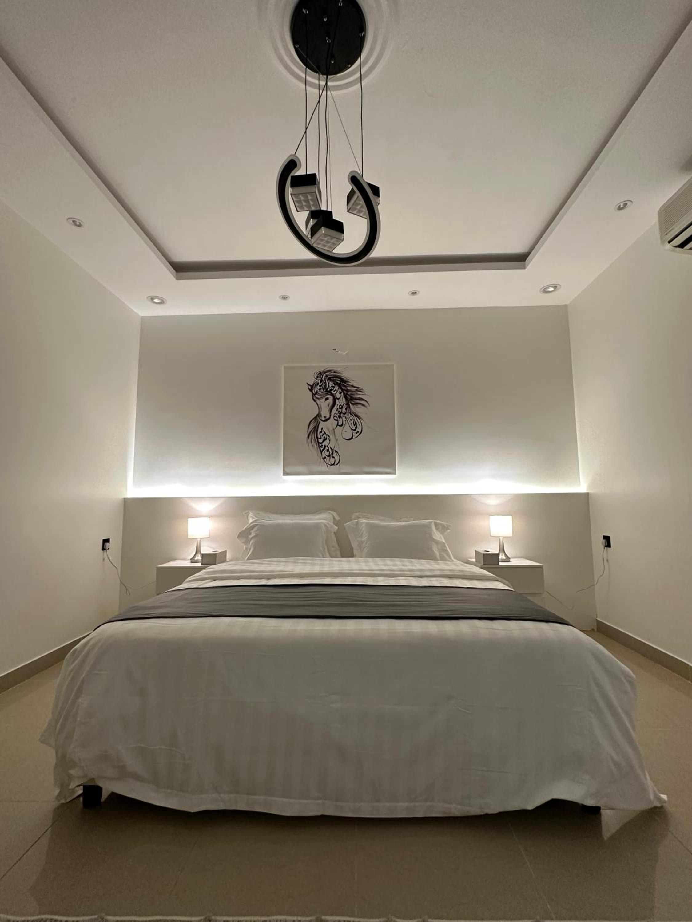 Modern & Cozy Apartment - 2
