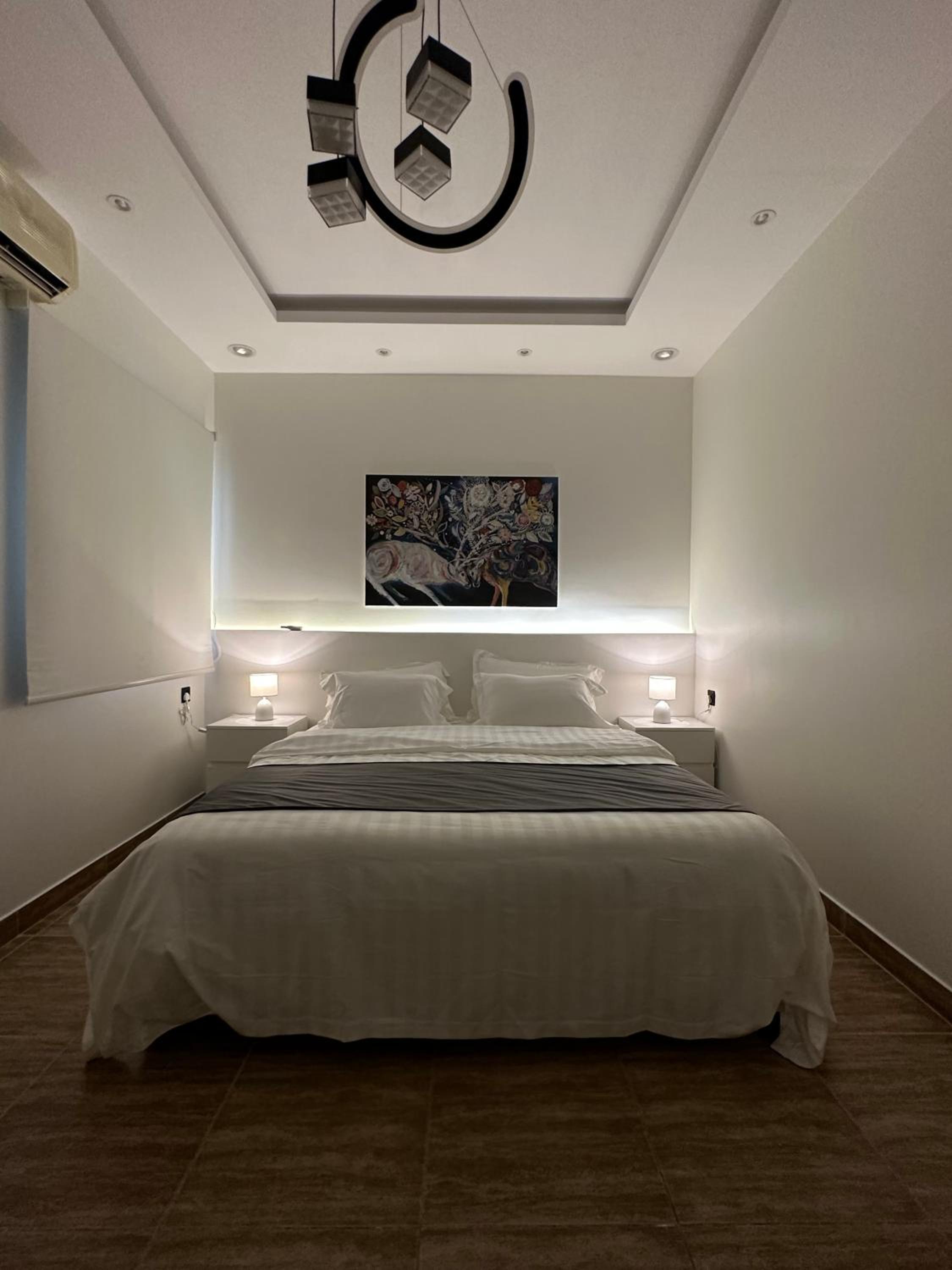 Modern & Cozy Apartment - 2