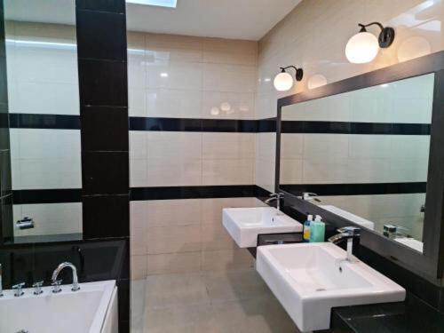 Penang Beach Villa 5 bedroom 5 bathroom with pool and ktv photo 7