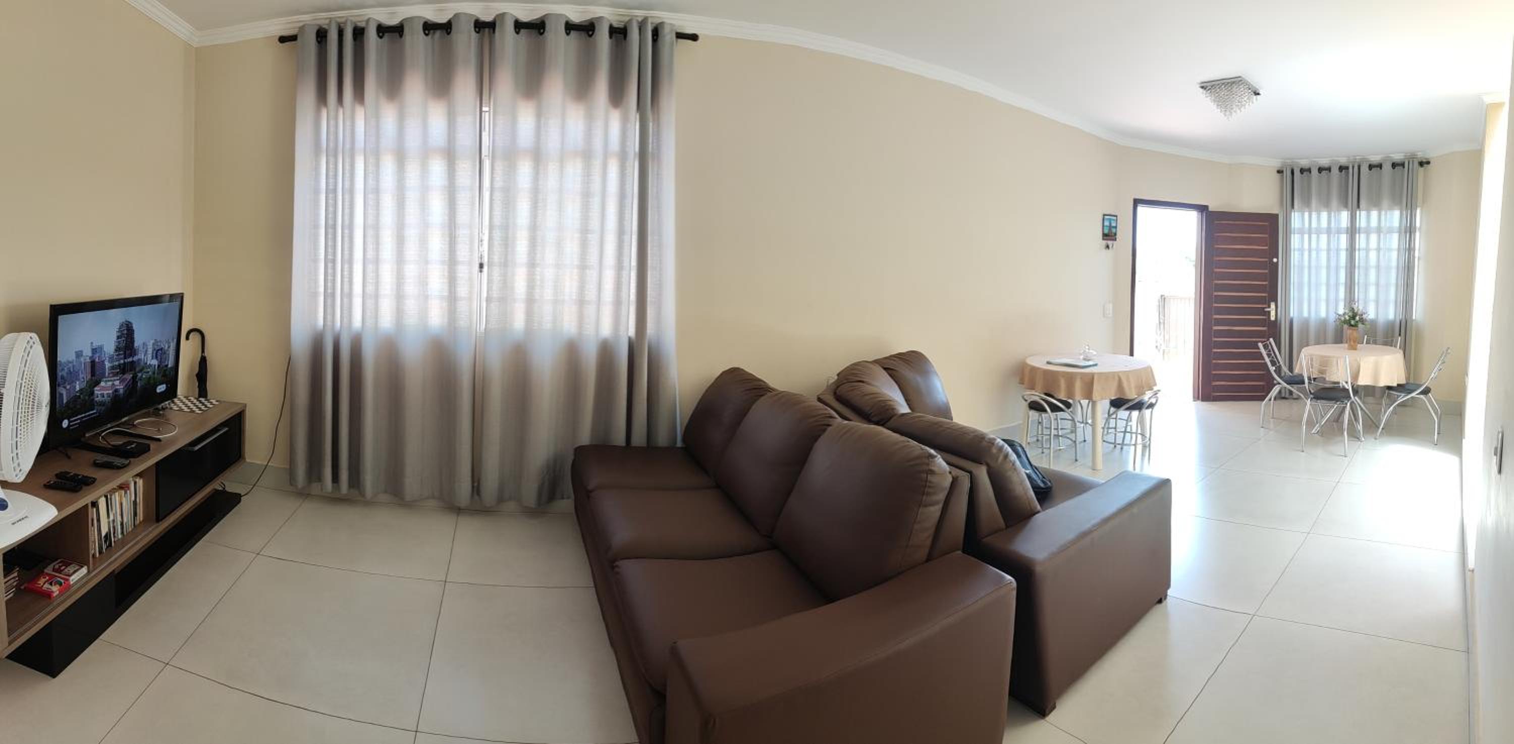 Casa Térrea 3 quartos, sendo 1 suíte Maringá