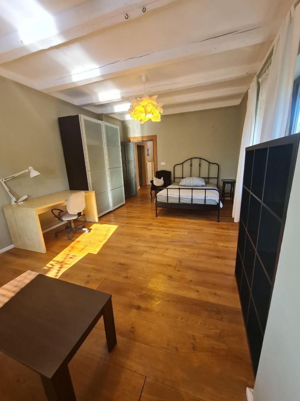 Guest Rooms in Private Home by Airport, Shared Bath, Non-Smoking, Contactless Check-in, No Staff, Quiet Stay, Short Stay
