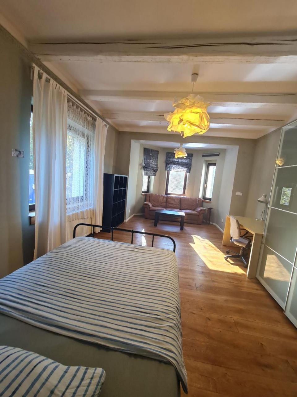 Guest Rooms in Private Home by Airport, Shared Bath, Non-Smoking, Contactless Check-in, No Staff, Quiet Stay, Short Stay