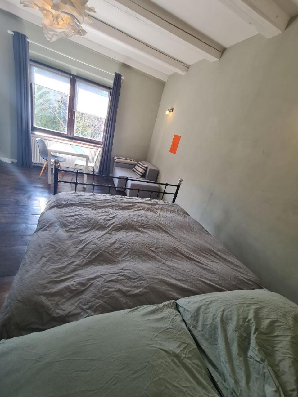 Guest Rooms in Private Home by Airport, Shared Bath, Non-Smoking, Contactless Check-in, No Staff, Quiet Stay, Short Stay