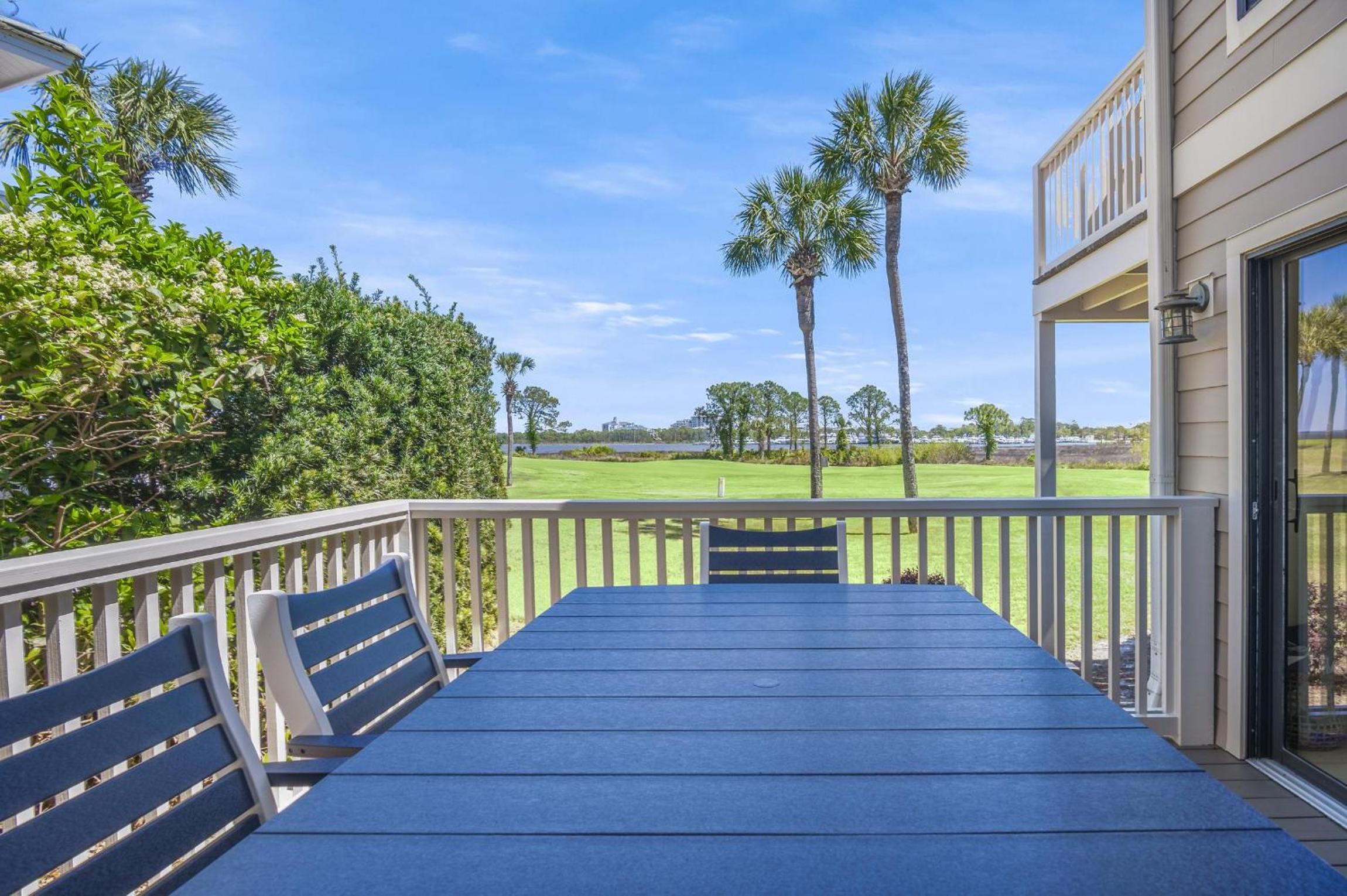 819 Harbour Point - Steel Magnolia on the Bay