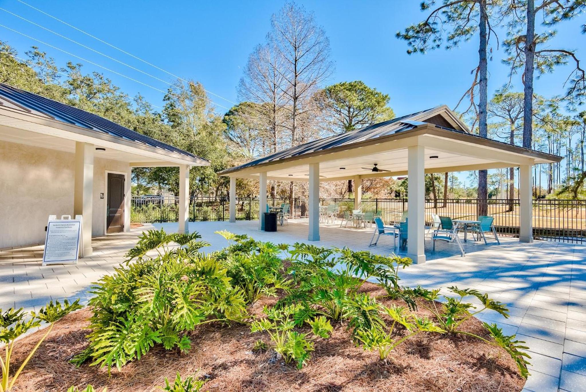 819 Harbour Point - Steel Magnolia on the Bay